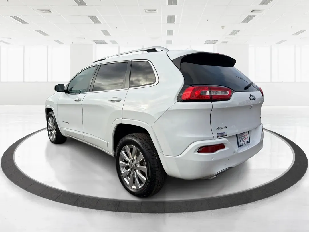 2017 Jeep Cherokee Overland 4x4 (1C4PJMJS9HW) with an Pentastar 3.2L V-6 DOHC engine, located at 8750 N County Rd 25A, Piqua, OH, 45356, (937) 908-9800, 40.164391, -84.232513 - 2017 Jeep Cherokee Overland 4x4 - Photo#4