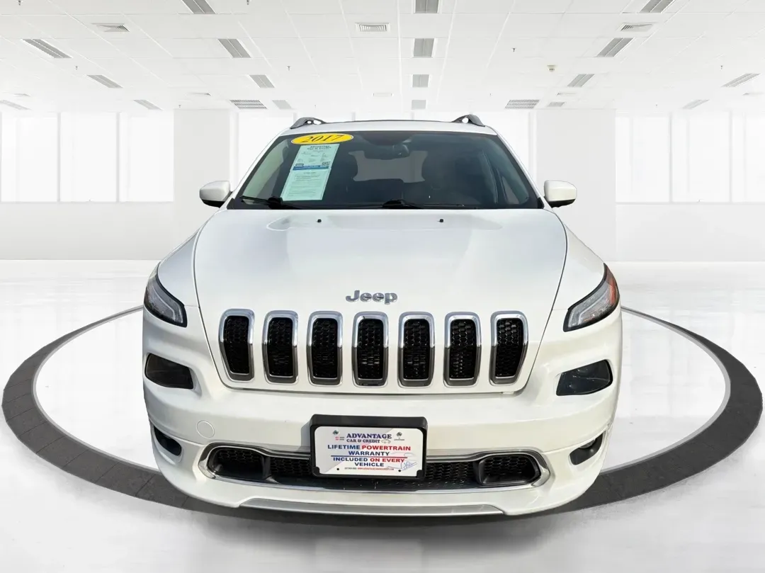 2017 Jeep Cherokee Overland 4x4 (1C4PJMJS9HW) with an Pentastar 3.2L V-6 DOHC engine, located at 8750 N County Rd 25A, Piqua, OH, 45356, (937) 908-9800, 40.164391, -84.232513 - 2017 Jeep Cherokee Overland 4x4 - Photo#7