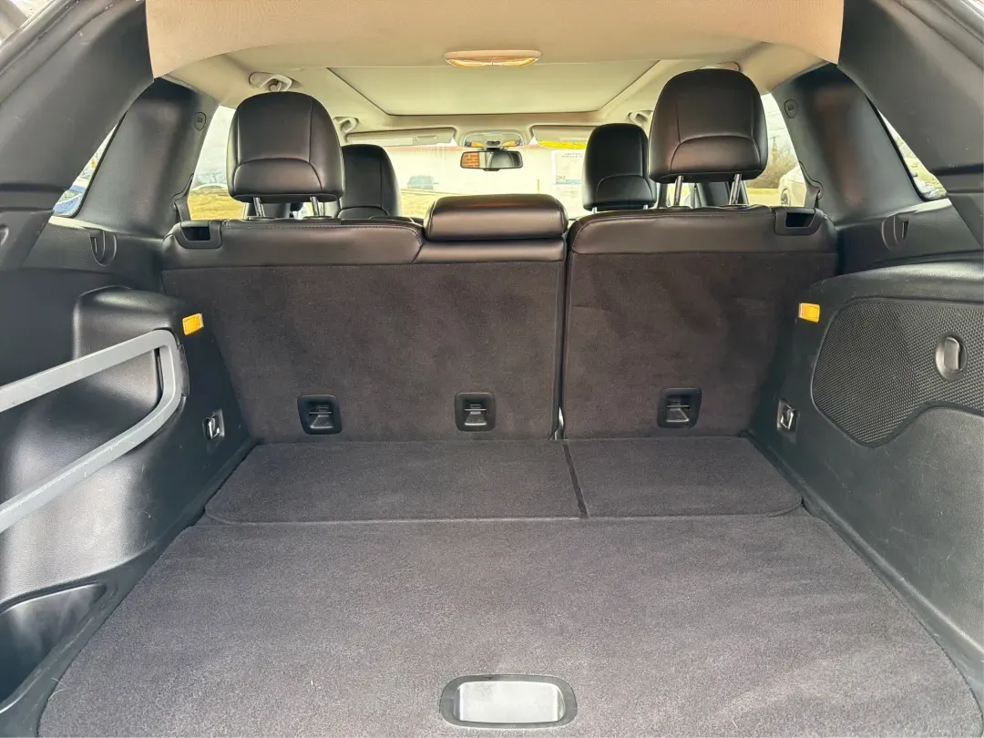 2017 Jeep Cherokee Overland 4x4 (1C4PJMJS9HW) with an Pentastar 3.2L V-6 DOHC engine, located at 8750 N County Rd 25A, Piqua, OH, 45356, (937) 908-9800, 40.164391, -84.232513 - 2017 Jeep Cherokee Overland 4x4 - Photo#12