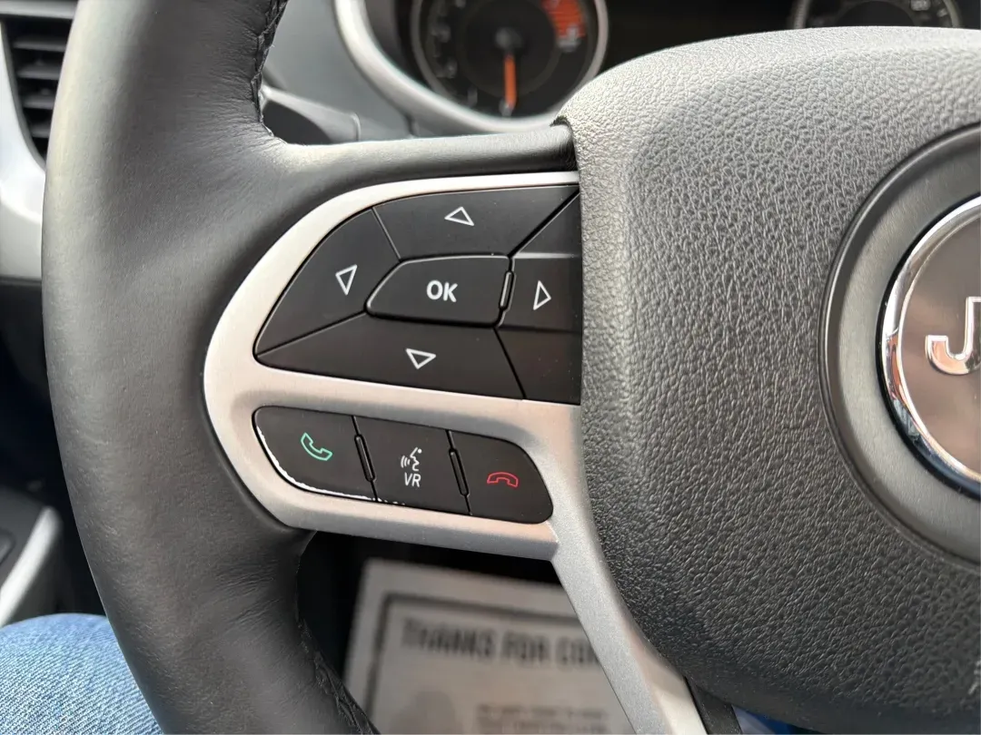 2017 Jeep Cherokee Overland 4x4 (1C4PJMJS9HW) with an Pentastar 3.2L V-6 DOHC engine, located at 8750 N County Rd 25A, Piqua, OH, 45356, (937) 908-9800, 40.164391, -84.232513 - 2017 Jeep Cherokee Overland 4x4 - Photo#16