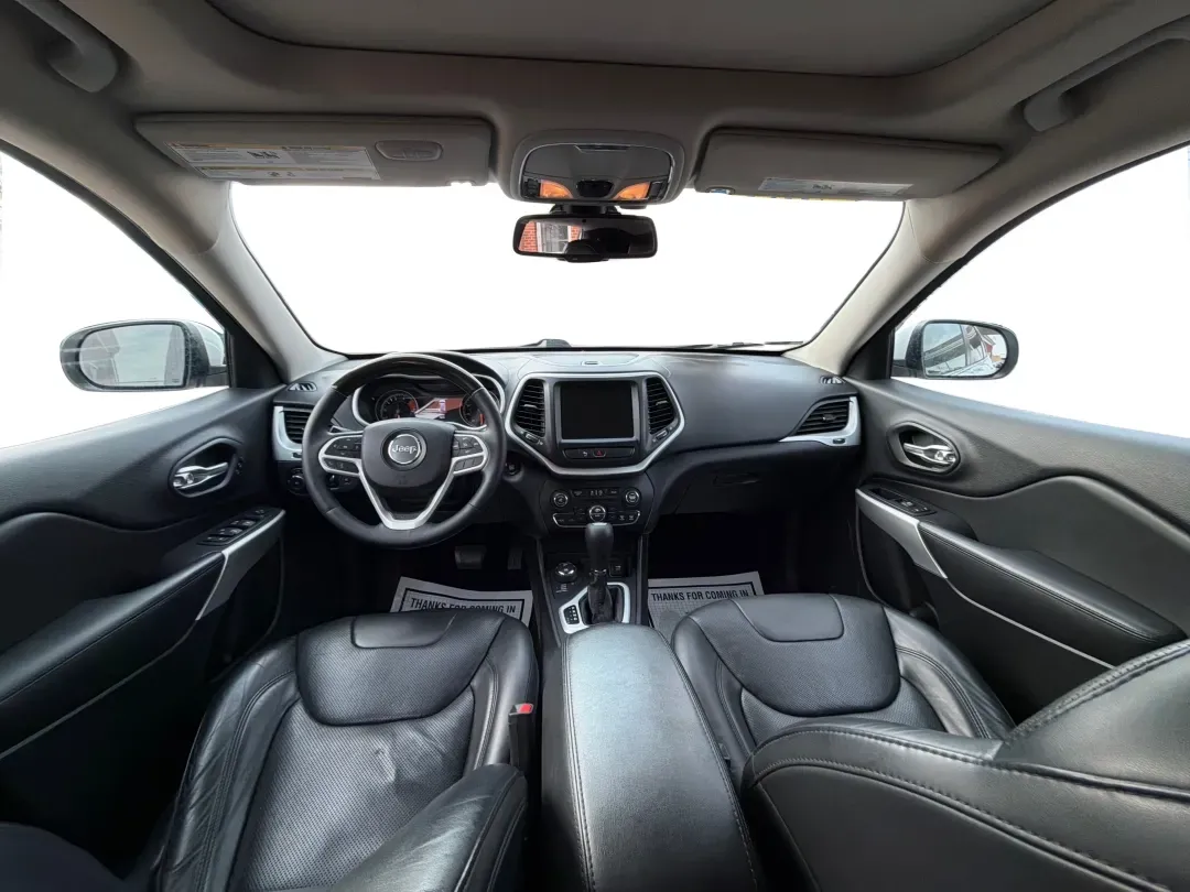 2017 Jeep Cherokee Overland 4x4 (1C4PJMJS9HW) with an Pentastar 3.2L V-6 DOHC engine, located at 8750 N County Rd 25A, Piqua, OH, 45356, (937) 908-9800, 40.164391, -84.232513 - 2017 Jeep Cherokee Overland 4x4 - Photo#21