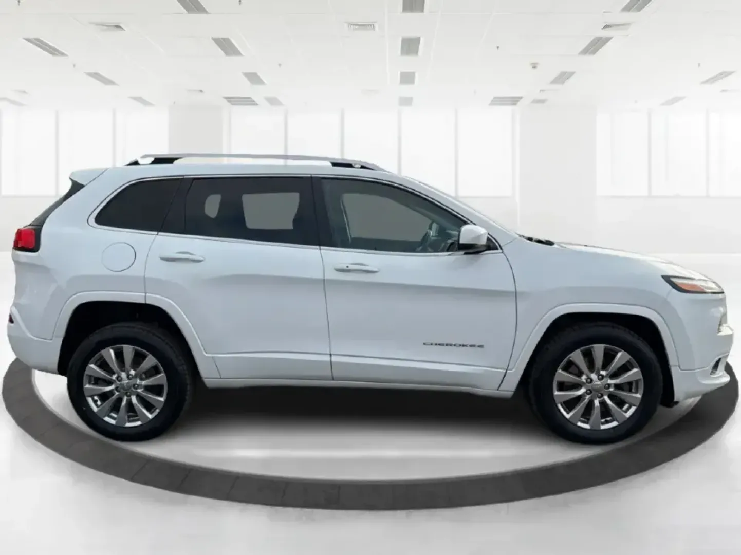 2017 Jeep Cherokee Overland 4x4 (1C4PJMJS9HW) with an Pentastar 3.2L V-6 DOHC engine, 9A transmission, located at 8750 N County Rd 25A, Piqua, OH, 45356, (937) 908-9800, 40.164391, -84.232513 - Looking for the perfect vehicle to elevate your family adventures or make daily commutes a breeze? Look no further than this stunning 2017 Jeep Cherokee Overland 4x4, available now at Advantage Car and Credit Piqua. With the versatile blend of a comfortable sport utility design and advanced feature - Photo#1