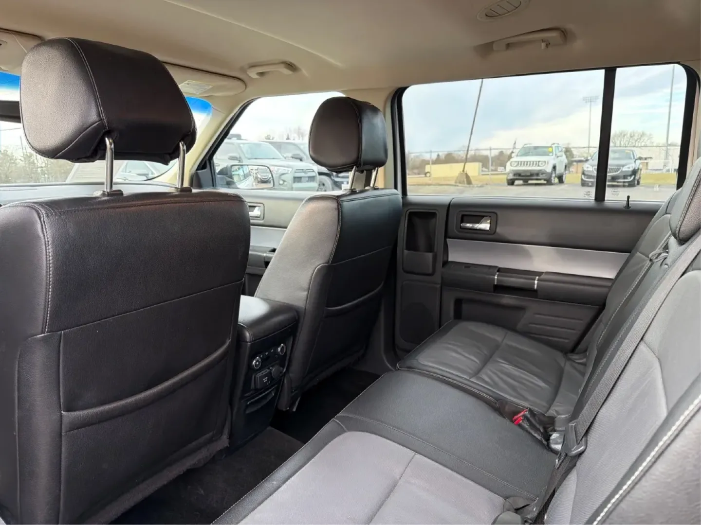 2014 Ford Flex SEL (2FMGK5C83EB) with an 3.5L V-6 DOHC engine, located at 401 Woodman Dr, Riverside, OH, 45431, (937) 908-9800, 39.760899, -84.123421 - **Explore the Open Road with Confidence: 2014 Ford Flex SEL at Advantage Car and Credit**<br /> <br /> Are you searching for the perfect vehicle to accommodate your active lifestyle? Look no further! The 2014 Ford Flex SEL is not just a car; it's a gateway to unforgettable family road trips, weekend - Photo#10