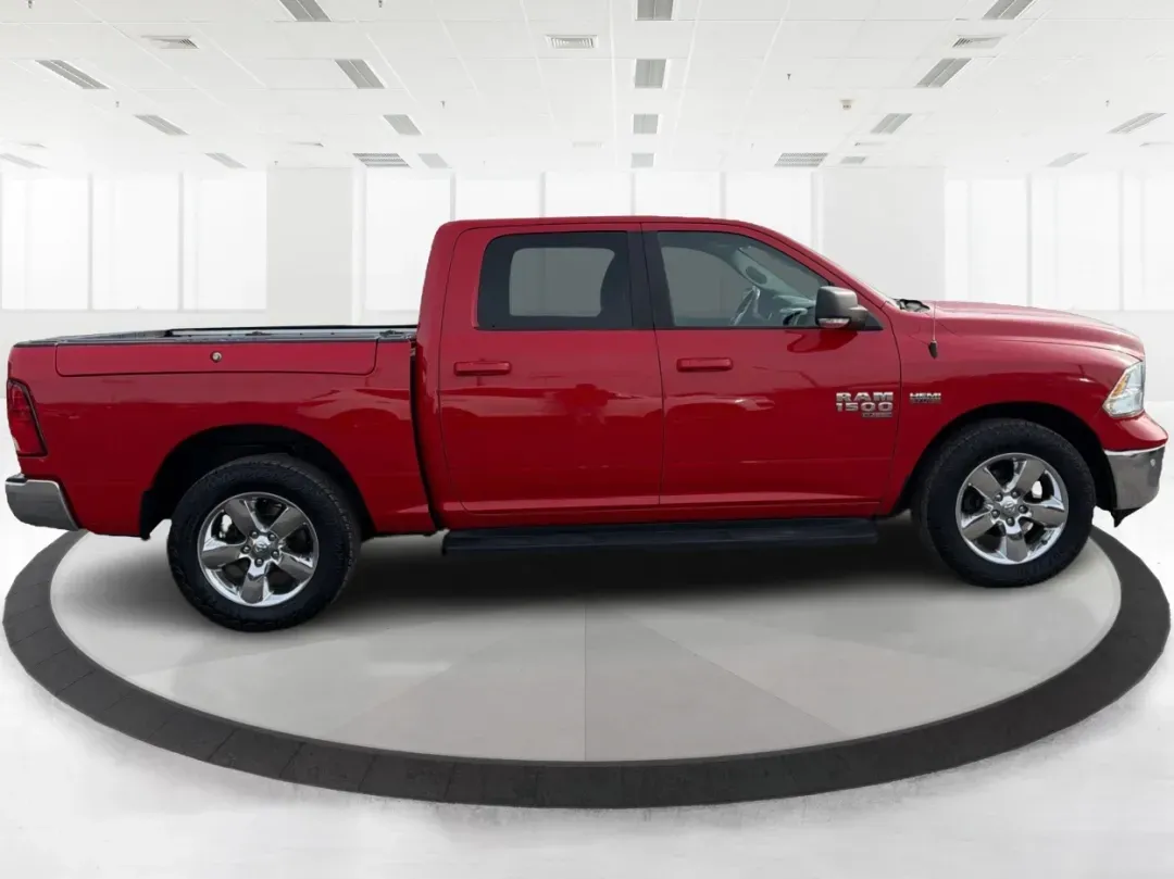 2019 Ram 1500 Big Horn Crew Cab 4x4 5'7 Box (1C6RR7LT5KS) with an HEMI 5.7L V-8 variable valve control engine, located at 1951 S Dayton Lakeview Rd., New Carlisle, OH, 45344, (937) 908-9800, 39.890999, -84.050255 - **Hit the Road with Confidence: Your 2019 Ram 1500 Awaits at Advantage Car and Credit!**<br /> <br /> Are you ready to elevate your adventures, whether you're hauling gear for a weekend getaway or tackling daily commutes? Look no further than the stunning **2019 Ram 1500 Big Horn Crew Cab** availabl - Photo#1