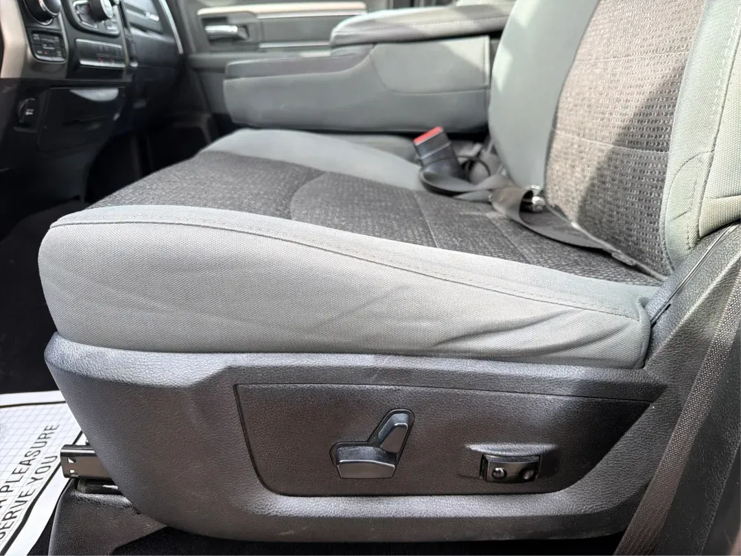 2019 Ram 1500 Big Horn Crew Cab 4x4 5'7 Box (1C6RR7LT5KS) with an HEMI 5.7L V-8 variable valve control engine, located at 1951 S Dayton Lakeview Rd., New Carlisle, OH, 45344, (937) 908-9800, 39.890999, -84.050255 - **Hit the Road with Confidence: Your 2019 Ram 1500 Awaits at Advantage Car and Credit!**<br /> <br /> Are you ready to elevate your adventures, whether you're hauling gear for a weekend getaway or tackling daily commutes? Look no further than the stunning **2019 Ram 1500 Big Horn Crew Cab** availabl - Photo#17