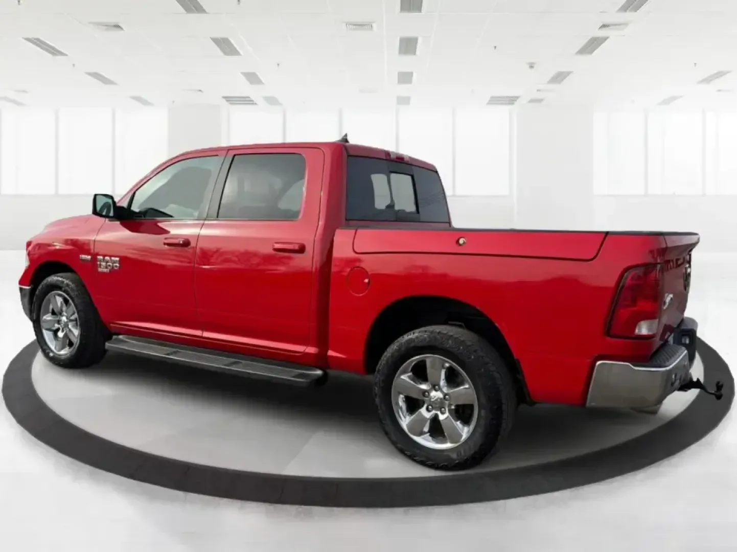 2019 Ram 1500 Big Horn Crew Cab 4x4 5'7 Box (1C6RR7LT5KS) with an HEMI 5.7L V-8 variable valve control engine, 8A transmission, located at 1951 S Dayton Lakeview Rd., New Carlisle, OH, 45344, (937) 908-9800, 39.890999, -84.050255 - **Hit the Road with Confidence: Your 2019 Ram 1500 Awaits at Advantage Car and Credit!**<br /> <br /> Are you ready to elevate your adventures, whether you're hauling gear for a weekend getaway or tackling daily commutes? Look no further than the stunning **2019 Ram 1500 Big Horn Crew Cab** availabl - Photo#4