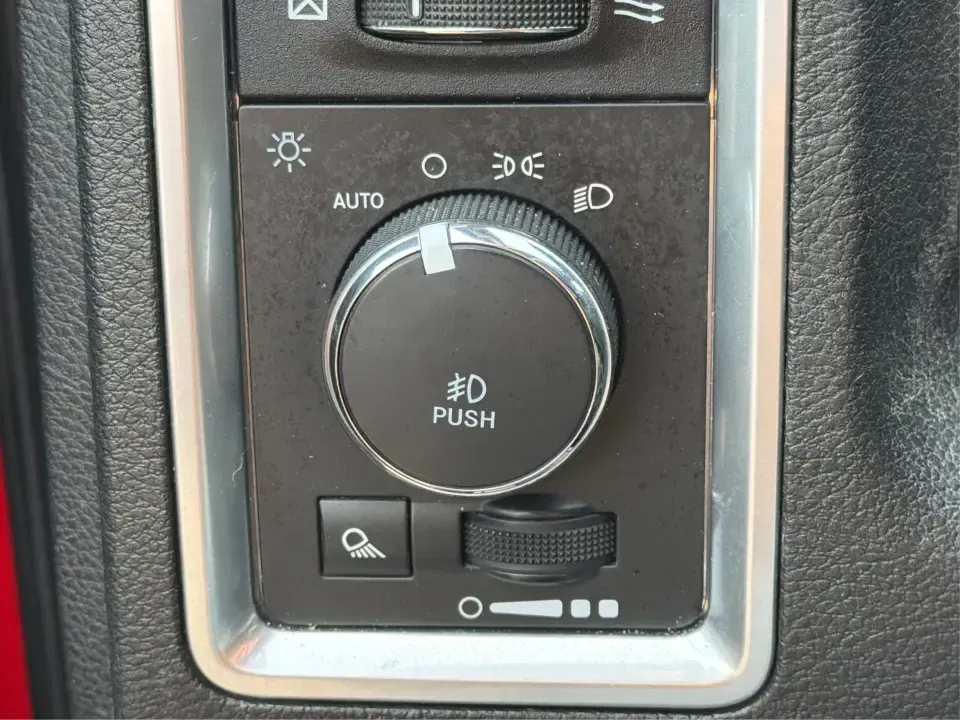 2019 Ram 1500 Big Horn Crew Cab 4x4 5'7 Box (1C6RR7LT5KS) with an HEMI 5.7L V-8 variable valve control engine, 8A transmission, located at 1951 S Dayton Lakeview Rd., New Carlisle, OH, 45344, (937) 908-9800, 39.890999, -84.050255 - **Hit the Road with Confidence: Your 2019 Ram 1500 Awaits at Advantage Car and Credit!**<br /> <br /> Are you ready to elevate your adventures, whether you're hauling gear for a weekend getaway or tackling daily commutes? Look no further than the stunning **2019 Ram 1500 Big Horn Crew Cab** availabl - Photo#16