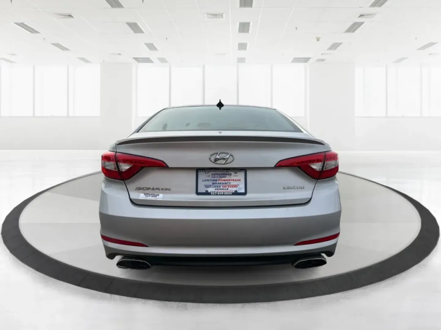 2015 Hyundai Sonata Limited (5NPE34AF8FH) with an 2.4L I-4 gasoline direct injection engine, 6-Speed Automatic transmission, located at 8750 N County Rd 25A, Piqua, OH, 45356, (937) 908-9800, 40.164391, -84.232513 - Are you in the market for a dependable vehicle that perfectly balances comfort, style, and performance? Look no further than the 2015 Hyundai Sonata Limited, available now at Advantage Car and Credit - Piqua. Whether you're commuting to work, running errands around town, or planning a family road tr - Photo#3