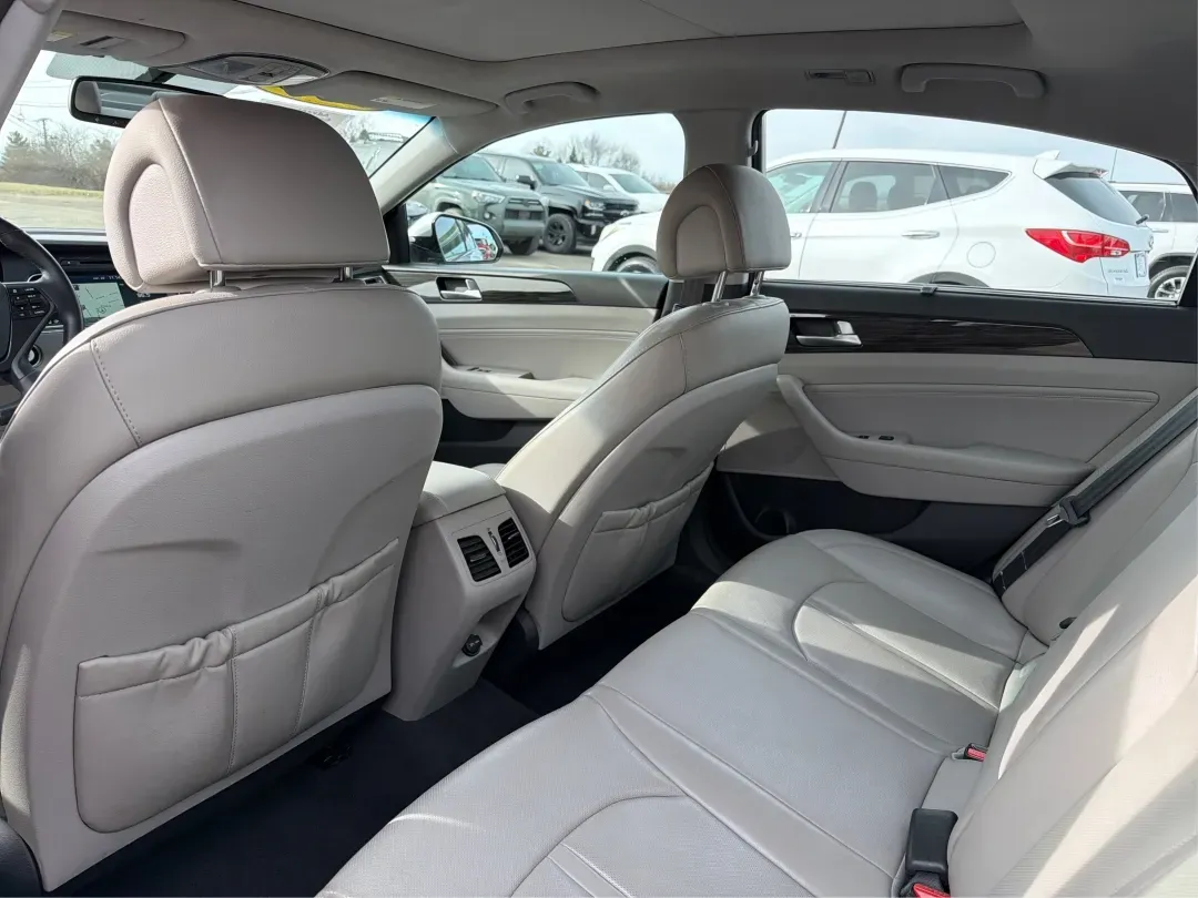 2015 Hyundai Sonata Limited (5NPE34AF8FH) with an 2.4L I-4 gasoline direct injection engine, located at 8750 N County Rd 25A, Piqua, OH, 45356, (937) 908-9800, 40.164391, -84.232513 - 2015 Hyundai Sonata Limited - Photo#10