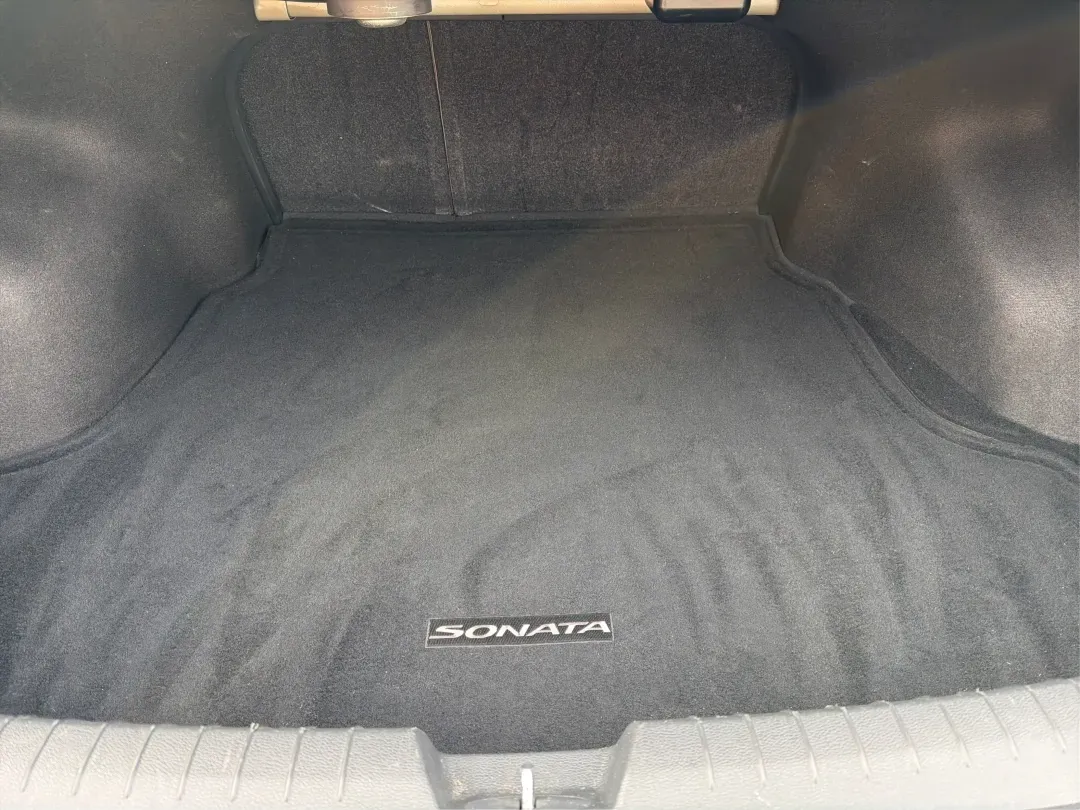 2015 Hyundai Sonata Limited (5NPE34AF8FH) with an 2.4L I-4 gasoline direct injection engine, located at 8750 N County Rd 25A, Piqua, OH, 45356, (937) 908-9800, 40.164391, -84.232513 - 2015 Hyundai Sonata Limited - Photo#12