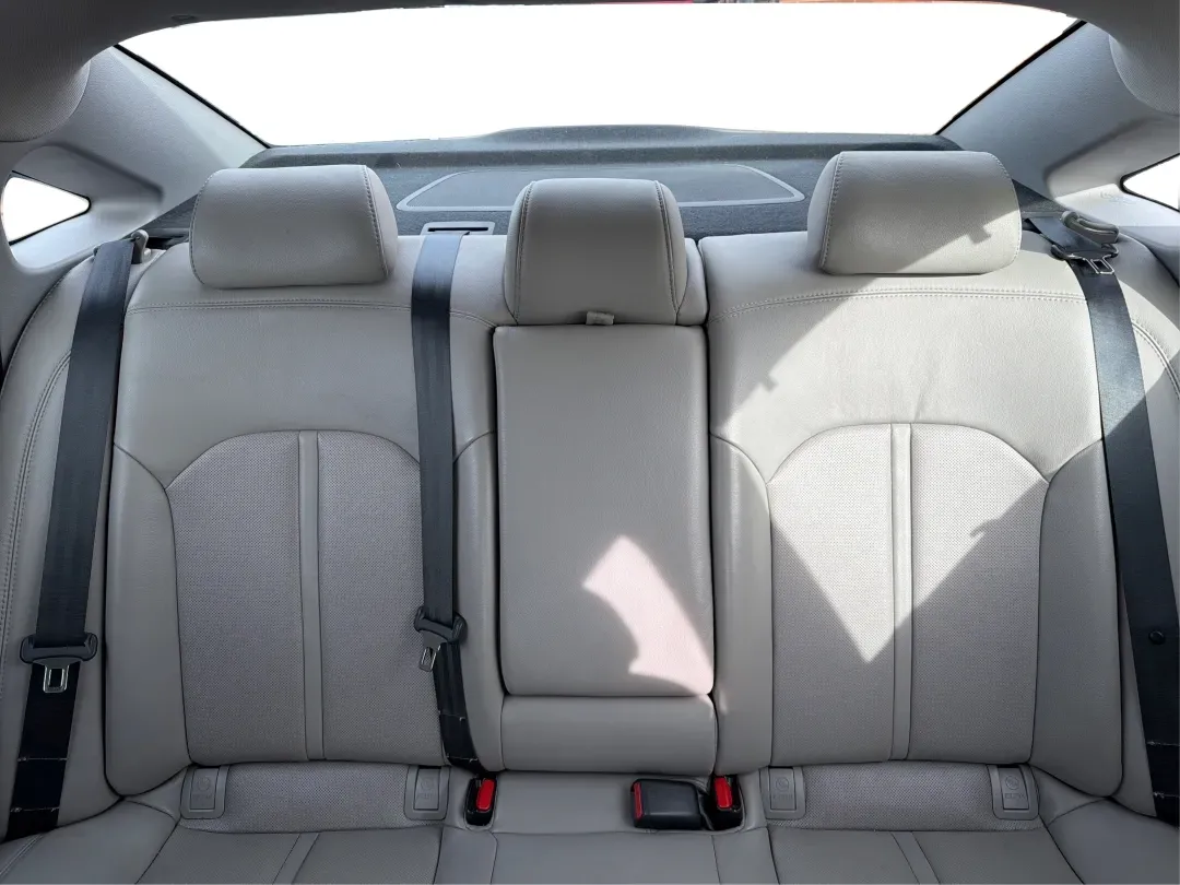 2015 Hyundai Sonata Limited (5NPE34AF8FH) with an 2.4L I-4 gasoline direct injection engine, located at 8750 N County Rd 25A, Piqua, OH, 45356, (937) 908-9800, 40.164391, -84.232513 - 2015 Hyundai Sonata Limited - Photo#14