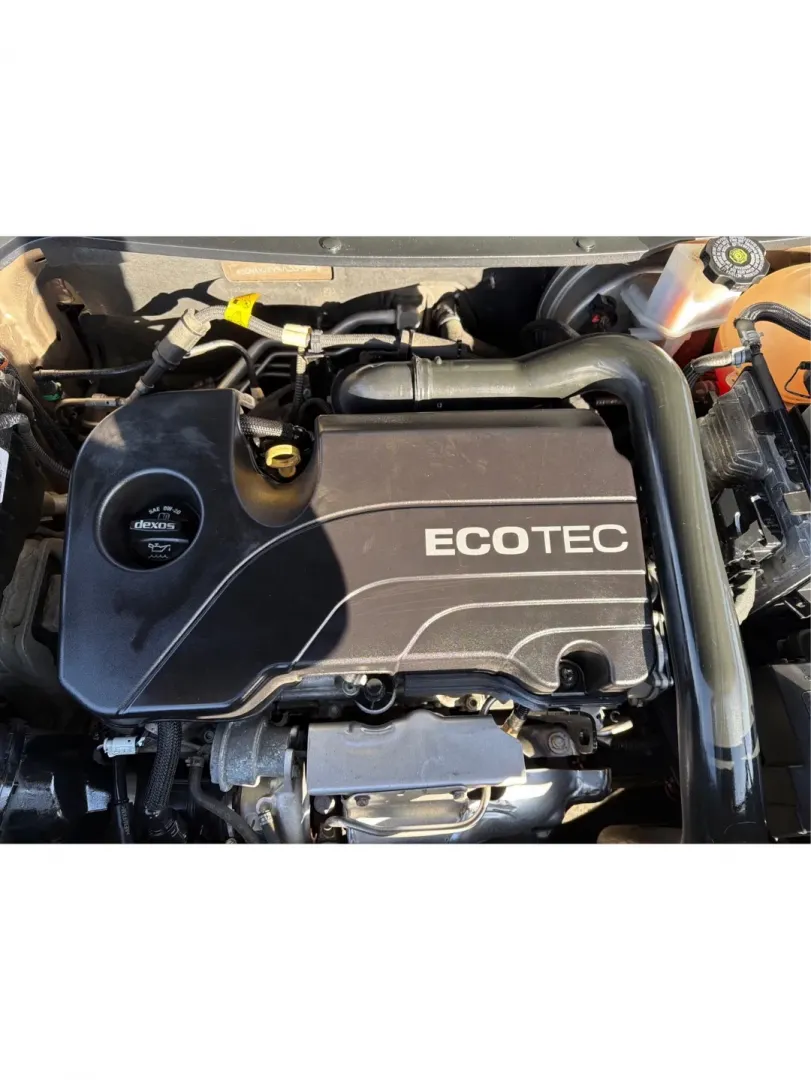 2018 Chevrolet Equinox LT (3GNAXJEV9JL) with an 1.5L I-4 gasoline direct injection engine, located at 4508 South Dixie Dr, Moraine, OH, 45439, (937) 908-9800, 39.689976, -84.218452 - Experience the perfect balance of style, comfort, and functionality with the 2018 Chevrolet Equinox LT, available now at Advantage Car and Credit in Moraine, OH. This SUV is not just a vehicle; it's your companion for weekend getaways, school runs, and daily commutes. With a spacious interior design - Photo#11