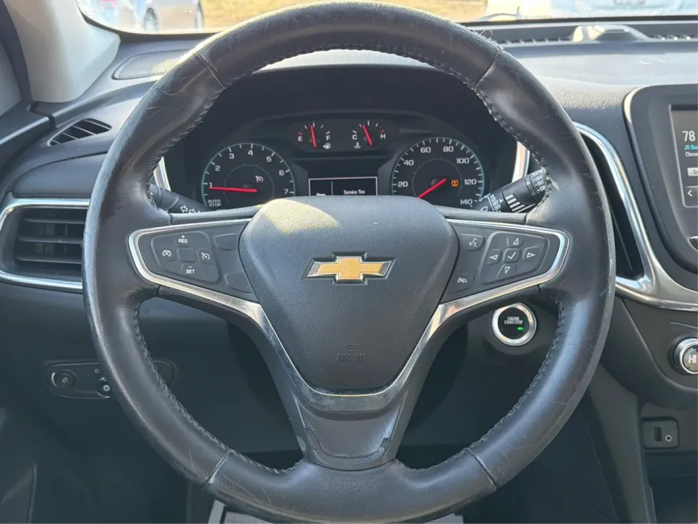 2018 Chevrolet Equinox LT (3GNAXJEV9JL) with an 1.5L I-4 gasoline direct injection engine, 6A transmission, located at 4508 South Dixie Dr, Moraine, OH, 45439, (937) 908-9800, 39.689976, -84.218452 - Experience the perfect balance of style, comfort, and functionality with the 2018 Chevrolet Equinox LT, available now at Advantage Car and Credit in Moraine, OH. This SUV is not just a vehicle; it's your companion for weekend getaways, school runs, and daily commutes. With a spacious interior design - Photo#16