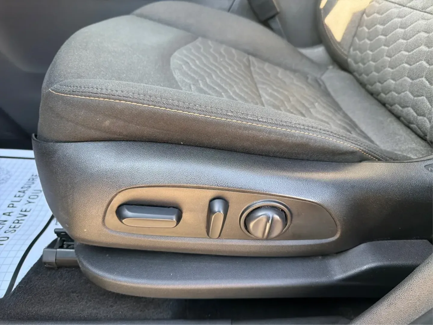 2018 Chevrolet Equinox LT (3GNAXJEV9JL) with an 1.5L I-4 gasoline direct injection engine, 6A transmission, located at 4508 South Dixie Dr, Moraine, OH, 45439, (937) 908-9800, 39.689976, -84.218452 - Experience the perfect balance of style, comfort, and functionality with the 2018 Chevrolet Equinox LT, available now at Advantage Car and Credit in Moraine, OH. This SUV is not just a vehicle; it's your companion for weekend getaways, school runs, and daily commutes. With a spacious interior design - Photo#18