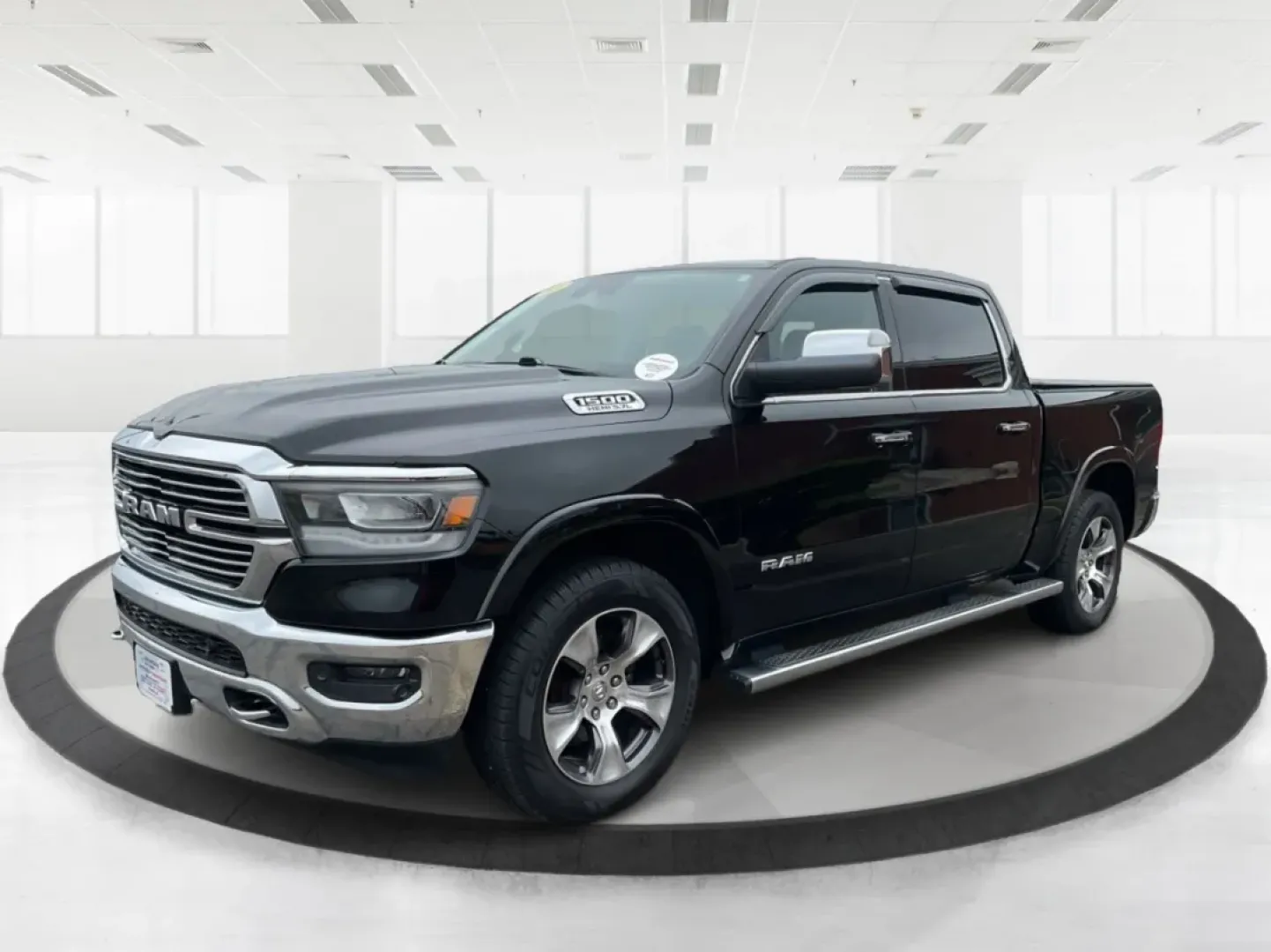 2019 Ram 1500 Laramie Crew Cab SWB 4WD (1C6SRFJT5KN) with an 5.7L V8 OHV 16V engine, 8-Speed Automatic transmission, located at 401 Woodman Dr, Riverside, OH, 45431, (937) 908-9800, 39.760899, -84.123421 - **Unleash Your Adventures with the 2019 Ram 1500 Laramie Crew Cab Perfect for Work and Play!**<br /> <br /> Are you ready to elevate your daily driving experience? Look no further than this stunning 2019 Ram 1500 Laramie Crew Cab, a vehicle designed to enhance your lifestyle whether you're commutin - Photo#8