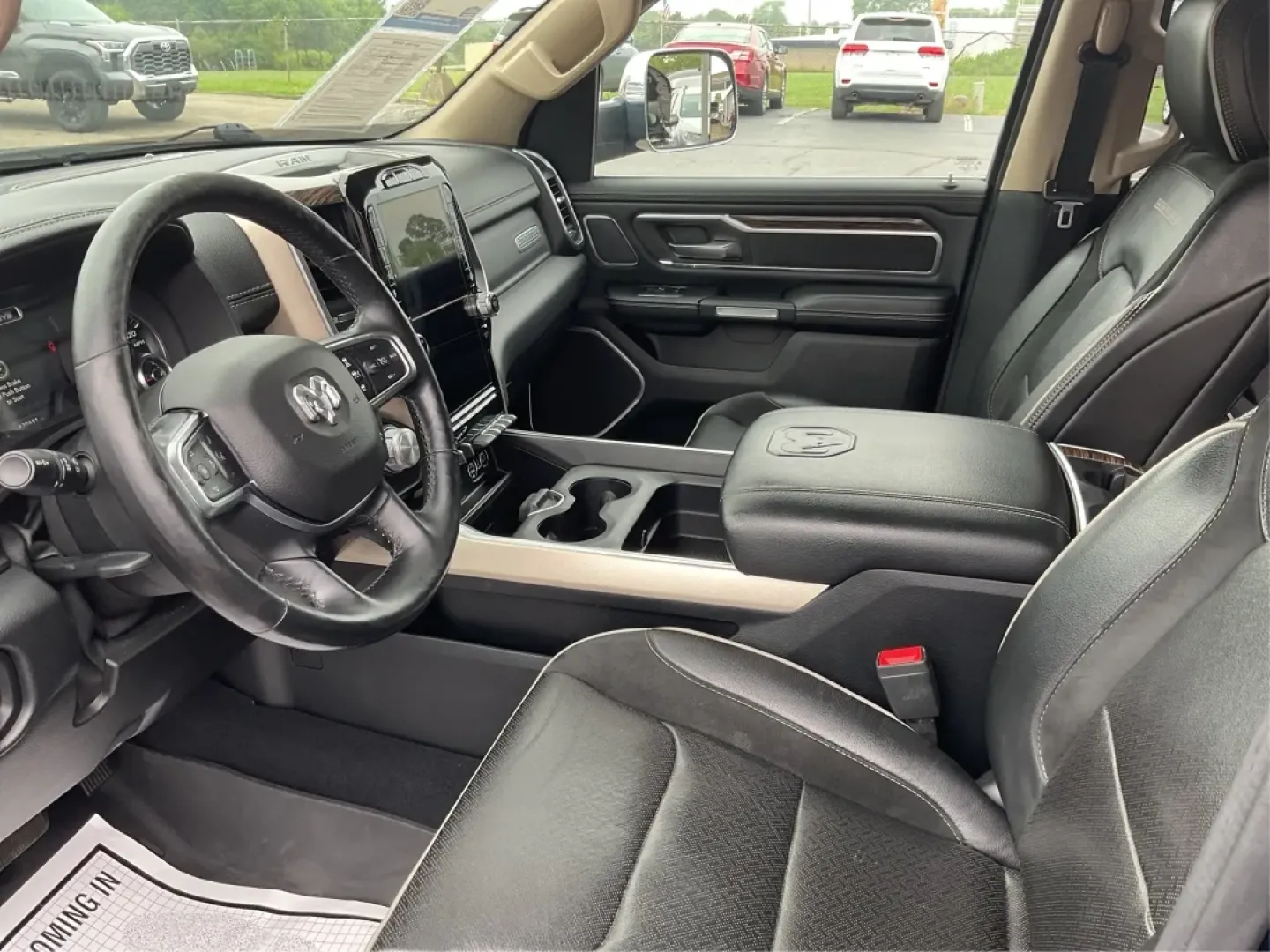 2019 Ram 1500 Laramie Crew Cab SWB 4WD (1C6SRFJT5KN) with an 5.7L V8 OHV 16V engine, 8-Speed Automatic transmission, located at 1951 S Dayton Lakeview Rd., New Carlisle, OH, 45344, (937) 908-9800, 39.890999, -84.050255 - **Unleash Your Adventures with the 2019 Ram 1500 Laramie Crew Cab Perfect for Work and Play!**<br /> <br /> Are you ready to elevate your daily driving experience? Look no further than this stunning 2019 Ram 1500 Laramie Crew Cab, a vehicle designed to enhance your lifestyle whether you're commutin - Photo#9