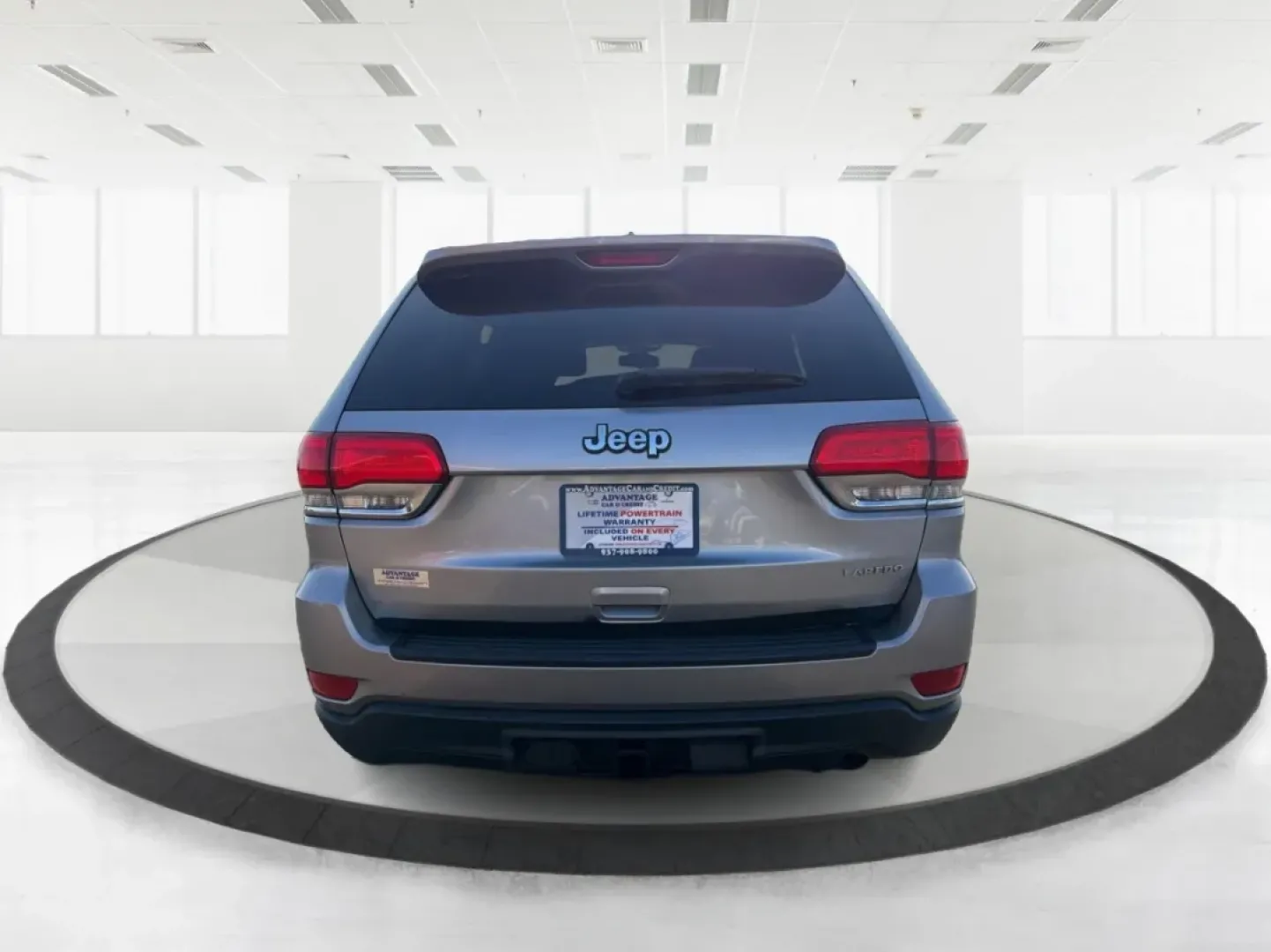 2014 Jeep Grand Cherokee Laredo (1C4RJEAG9EC) with an 3.6L V-6 DOHC engine, located at 1184 Kauffman Ave, Fairborn, OH, 45324, (937) 908-9800, 39.807072, -84.030914 - **Elevate Your Adventures with the 2014 Jeep Grand Cherokee Laredo!**<br /> <br /> Are you ready to take your family on unforgettable road trips or tackle weekend adventures like never before? The 2014 Jeep Grand Cherokee Laredo is designed for those who crave exploration and comfort in equal measur - Photo#3