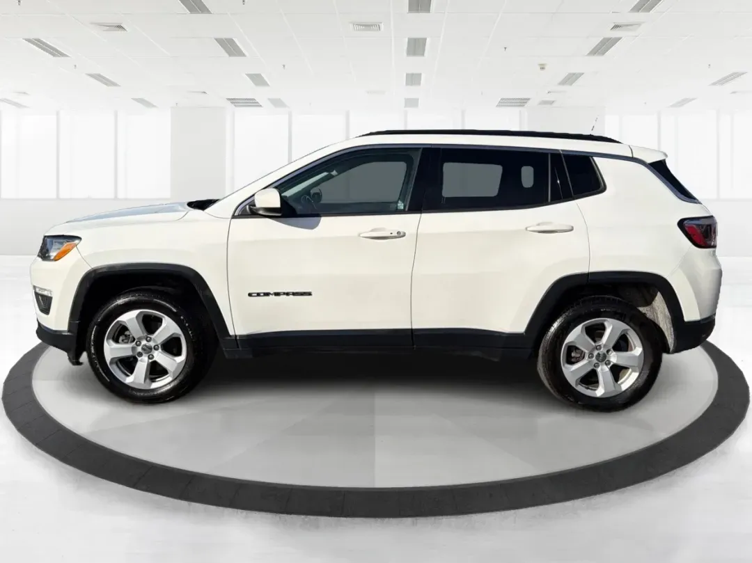 2018 Jeep Compass Latitude 4x4 (3C4NJDBB4JT) with an Other engine, located at 1184 Kauffman Ave, Fairborn, OH, 45324, (937) 908-9800, 39.807072, -84.030914 - 2018 Jeep Compass Latitude 4x4 - Photo#5
