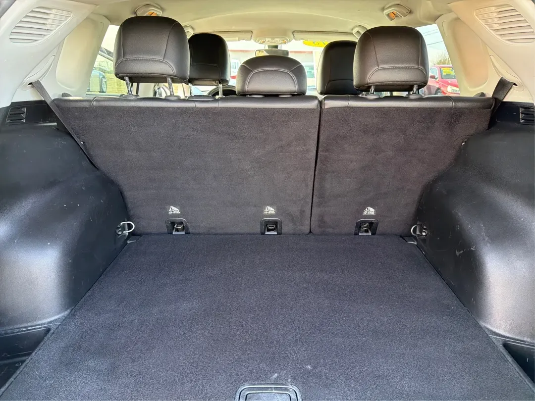 2018 Jeep Compass Latitude 4x4 (3C4NJDBB4JT) with an Other engine, located at 1184 Kauffman Ave, Fairborn, OH, 45324, (937) 908-9800, 39.807072, -84.030914 - 2018 Jeep Compass Latitude 4x4 - Photo#12