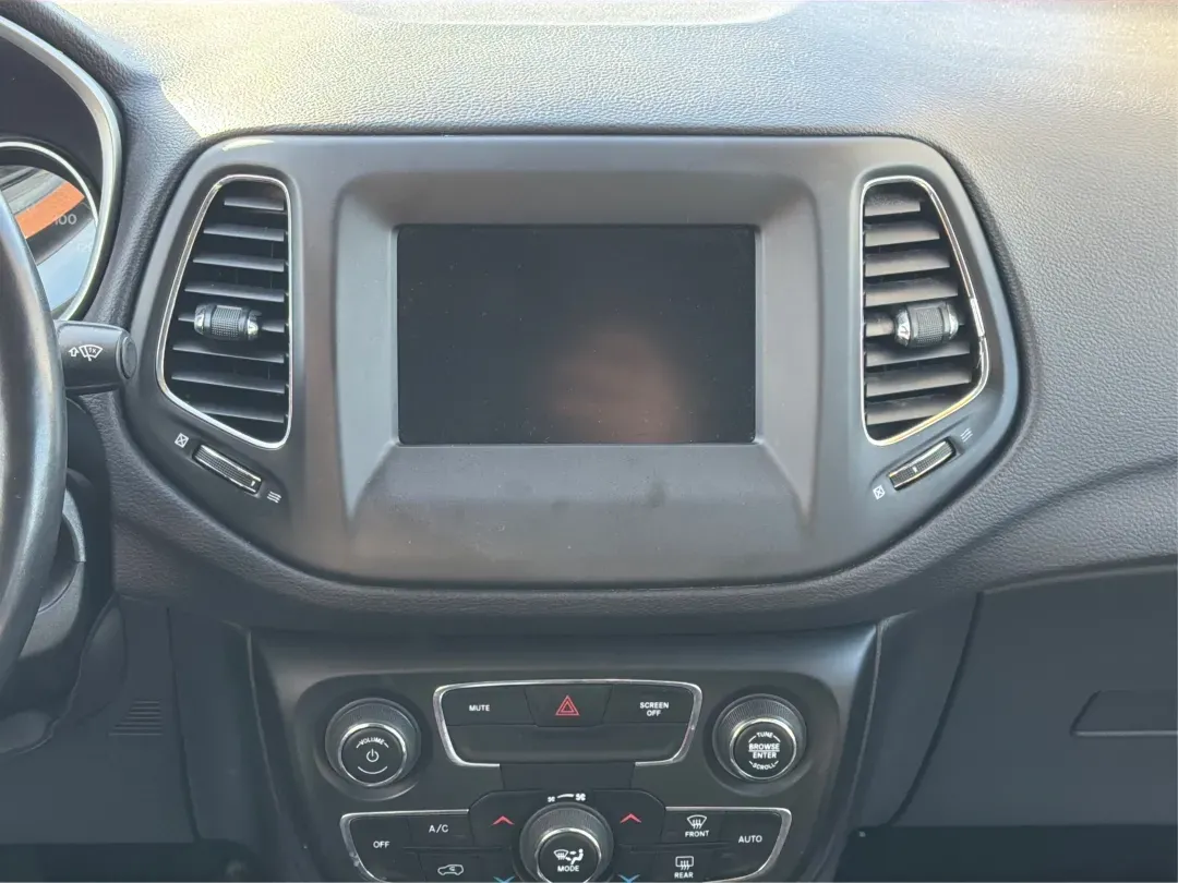 2018 Jeep Compass Latitude 4x4 (3C4NJDBB4JT) with an Other engine, located at 1184 Kauffman Ave, Fairborn, OH, 45324, (937) 908-9800, 39.807072, -84.030914 - 2018 Jeep Compass Latitude 4x4 - Photo#13