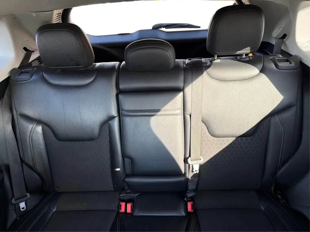 2018 Jeep Compass Latitude 4x4 (3C4NJDBB4JT) with an Other engine, located at 1184 Kauffman Ave, Fairborn, OH, 45324, (937) 908-9800, 39.807072, -84.030914 - 2018 Jeep Compass Latitude 4x4 - Photo#14