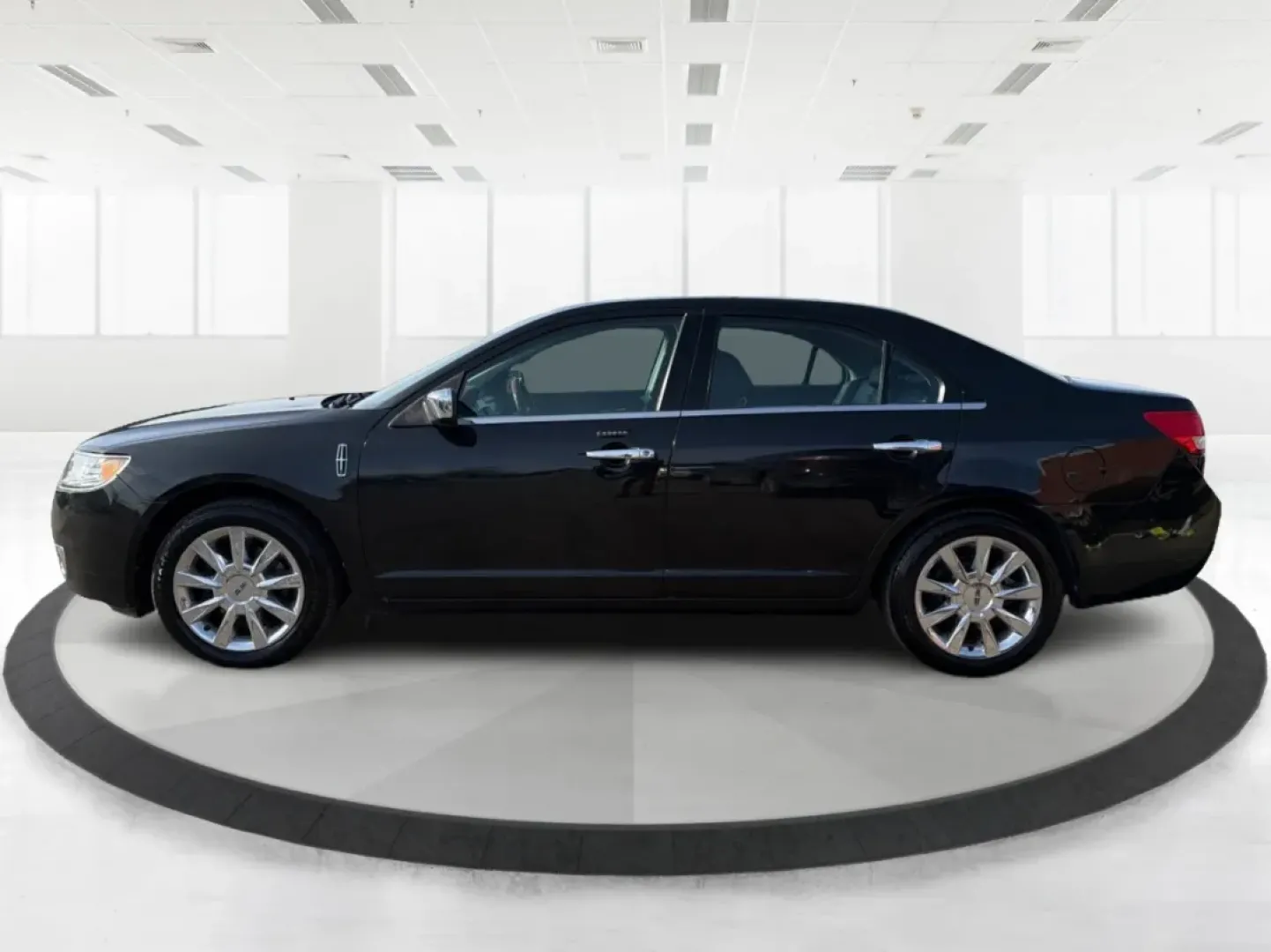 2011 Lincoln MKZ Base (3LNHL2GC5BR) with an 3.5L V6 DOHC 24V engine, 6-Speed Automatic transmission, located at 401 Woodman Dr, Riverside, OH, 45431, (937) 908-9800, 39.760899, -84.123421 - **Elevate Your Commute with the 2011 Lincoln MKZ at Advantage Car and Credit - Riverside!**<br /> <br /> Ready to transform your daily drive into a luxurious experience? The 2011 Lincoln MKZ is the perfect vehicle for those seeking comfort without compromising on style. With its sleek black exterior - Photo#5