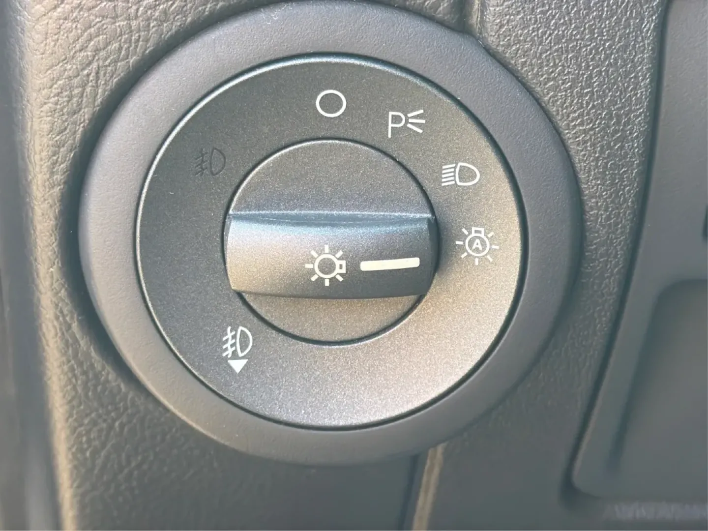 2011 Lincoln MKZ Base (3LNHL2GC5BR) with an 3.5L V6 DOHC 24V engine, 6-Speed Automatic transmission, located at 401 Woodman Dr, Riverside, OH, 45431, (937) 908-9800, 39.760899, -84.123421 - **Elevate Your Commute with the 2011 Lincoln MKZ at Advantage Car and Credit - Riverside!**<br /> <br /> Ready to transform your daily drive into a luxurious experience? The 2011 Lincoln MKZ is the perfect vehicle for those seeking comfort without compromising on style. With its sleek black exterior - Photo#17