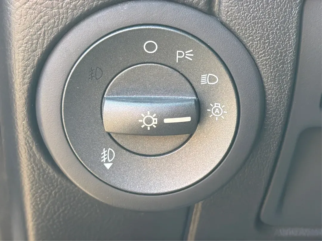 2011 Lincoln MKZ Base (3LNHL2GC5BR) with an Other engine, located at 401 Woodman Dr, Riverside, OH, 45431, (937) 908-9800, 39.760899, -84.123421 - 2011 Lincoln MKZ Base - Photo#17