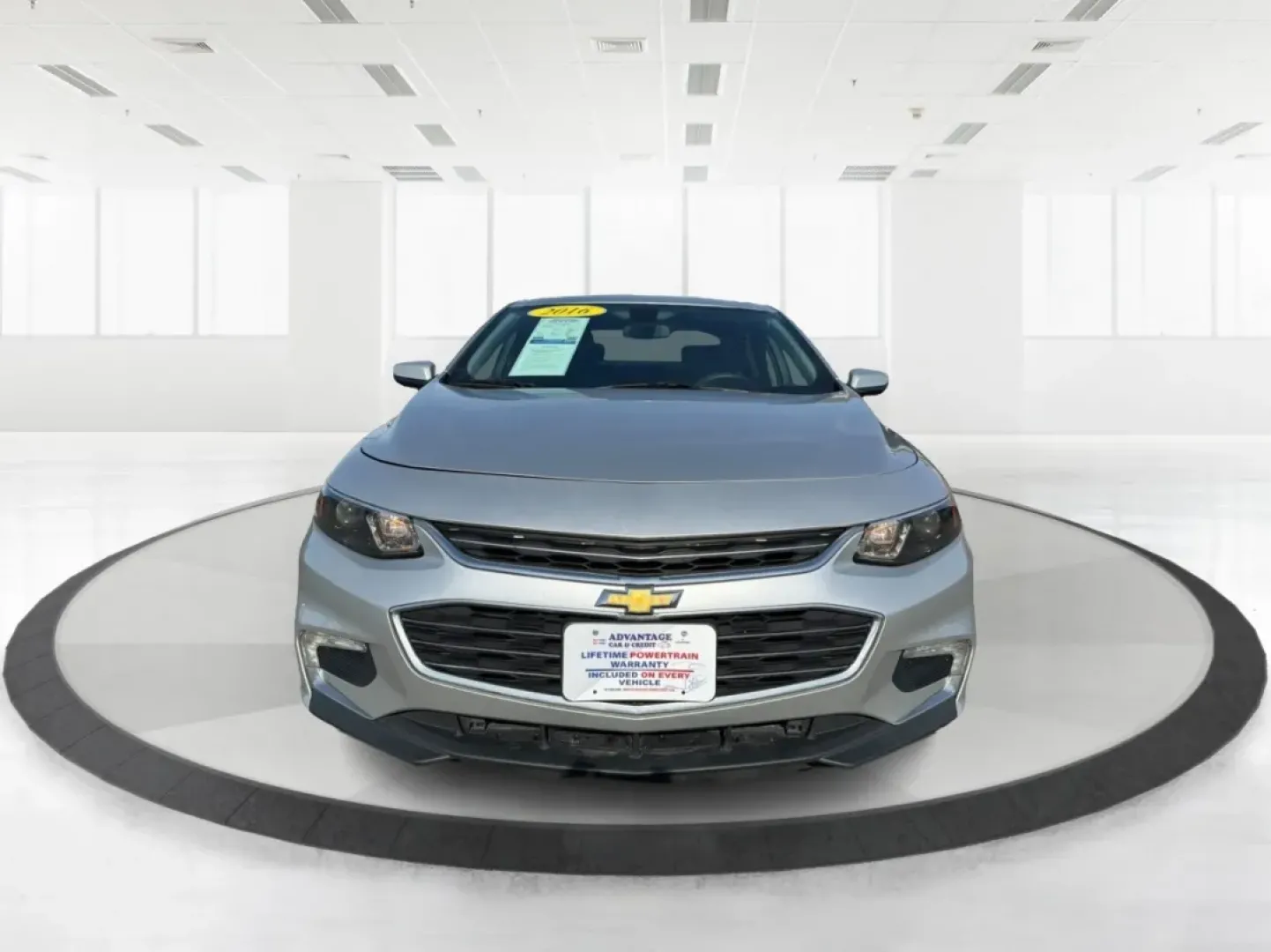 2016 Chevrolet Malibu 1LT (1G1ZE5ST3GF) with an ECOTEC 1.5L I-4 gasoline direct injection engine, located at 401 Woodman Dr, Riverside, OH, 45431, (937) 908-9800, 39.760899, -84.123421 - Discover the perfect blend of style, comfort, and reliability with this stunning 2016 Chevrolet Malibu 1LT, an ideal choice for budget-conscious buyers and families looking for a dependable daily driver. With its roomy interior and impressive fuel efficiency, this sedan not only excels at getting yo - Photo#7