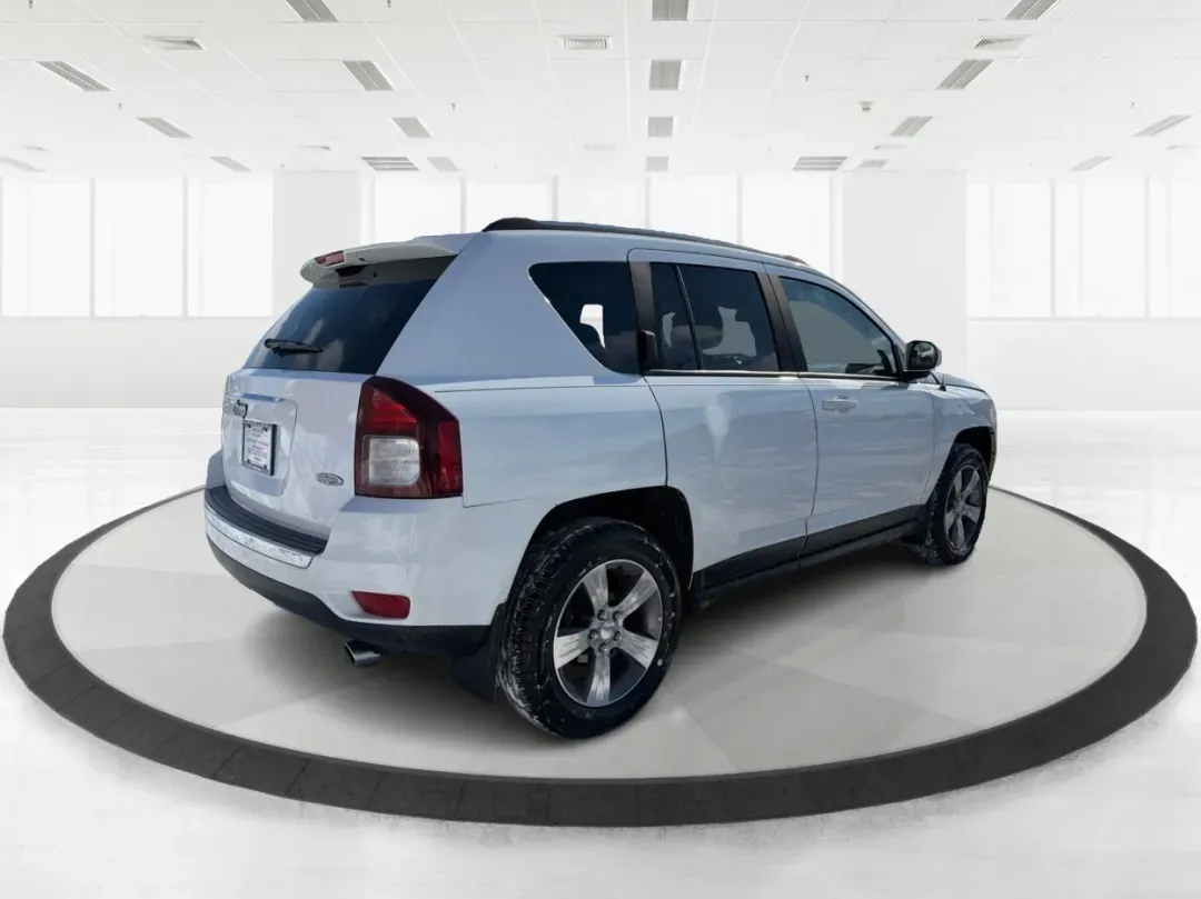 2016 Jeep Compass High Altitude Edition (1C4NJDEB4GD) with an 2.4L I-4 DOHC engine, located at 4508 South Dixie Dr, Moraine, OH, 45439, (937) 908-9800, 39.689976, -84.218452 - 2016 Jeep Compass High Altitude Edition - Photo#2