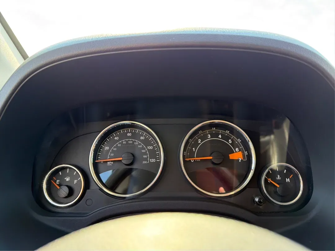 2016 Jeep Compass High Altitude Edition (1C4NJDEB4GD) with an 2.4L I-4 DOHC engine, located at 4508 South Dixie Dr, Moraine, OH, 45439, (937) 908-9800, 39.689976, -84.218452 - 2016 Jeep Compass High Altitude Edition - Photo#15