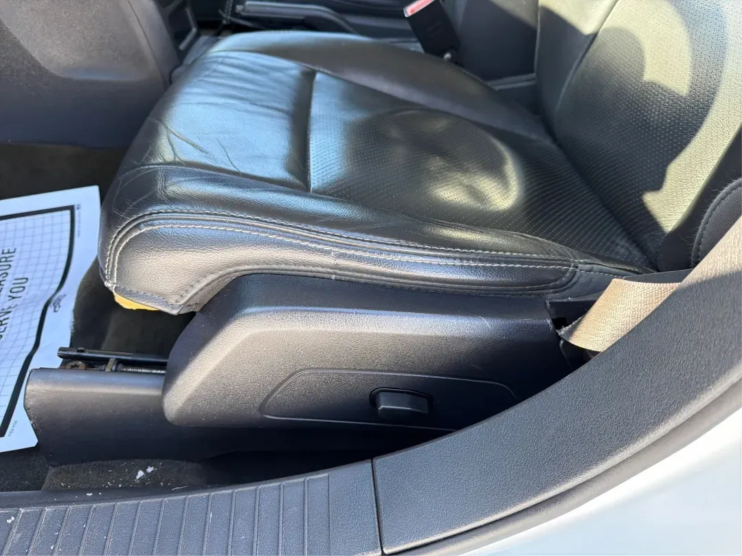 2016 Jeep Compass High Altitude Edition (1C4NJDEB4GD) with an 2.4L I-4 DOHC engine, located at 4508 South Dixie Dr, Moraine, OH, 45439, (937) 908-9800, 39.689976, -84.218452 - 2016 Jeep Compass High Altitude Edition - Photo#17