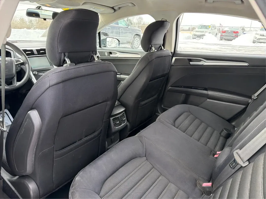 2015 Ford Fusion SE (3FA6P0H78FR) with an Other engine, located at 4508 South Dixie Dr, Moraine, OH, 45439, (937) 908-9800, 39.689976, -84.218452 - 2015 Ford Fusion SE - Photo#10