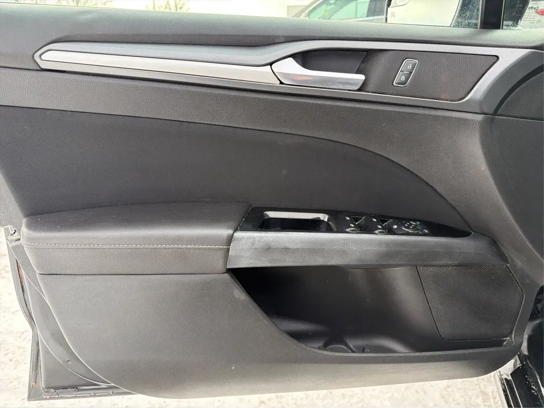 2015 Ford Fusion SE (3FA6P0H78FR) with an Other engine, located at 4508 South Dixie Dr, Moraine, OH, 45439, (937) 908-9800, 39.689976, -84.218452 - 2015 Ford Fusion SE - Photo#18