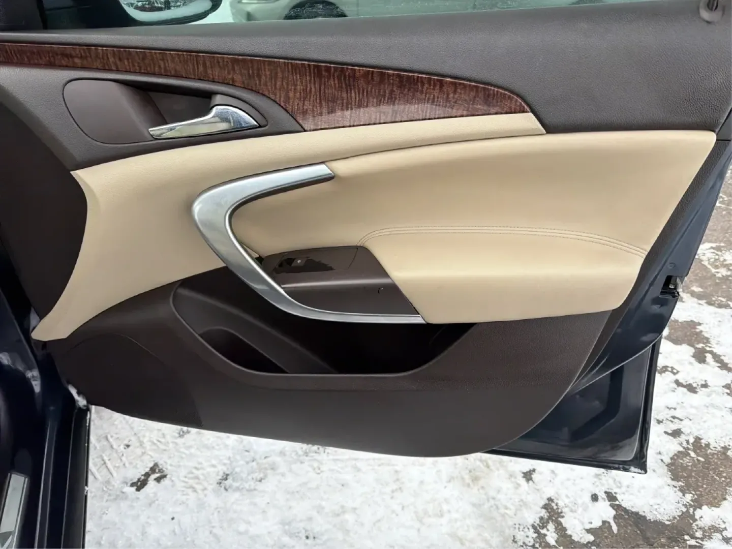 2013 Buick Regal Turbo - Premium 1 (2G4GS5EV0D9) with an ECOTEC 2L I-4 gasoline direct injection engine, 6-Speed Automatic transmission, located at 1951 S Dayton Lakeview Rd., New Carlisle, OH, 45344, (937) 908-9800, 39.890999, -84.050255 - **Experience Luxury and Performance with the 2013 Buick Regal Turbo - Premium 1 at Advantage Car and Credit in New Carlisle!**<br /> <br /> If you're looking for a versatile sedan that combines luxury, performance, and affordability, the 2013 Buick Regal Turbo - Premium 1 is the perfect fit for you. - Photo#20