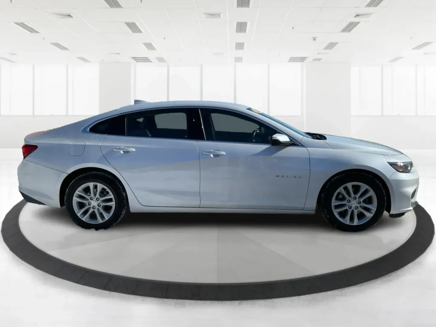 2016 Chevrolet Malibu 1LT (1G1ZE5ST6GF) with an ECOTEC 1.5L I-4 gasoline direct injection engine, located at 401 Woodman Dr, Riverside, OH, 45431, (937) 908-9800, 39.760899, -84.123421 - **Elevate Your Commute with the Exceptional 2016 Chevrolet Malibu 1LT** <br /> <br /> Are you searching for a reliable sedan that balances style, comfort, and performance? Look no further than the 2016 Chevrolet Malibu 1LT, available at Advantage Car and Credit in Riverside, OH. Perfect for both you - Photo#1