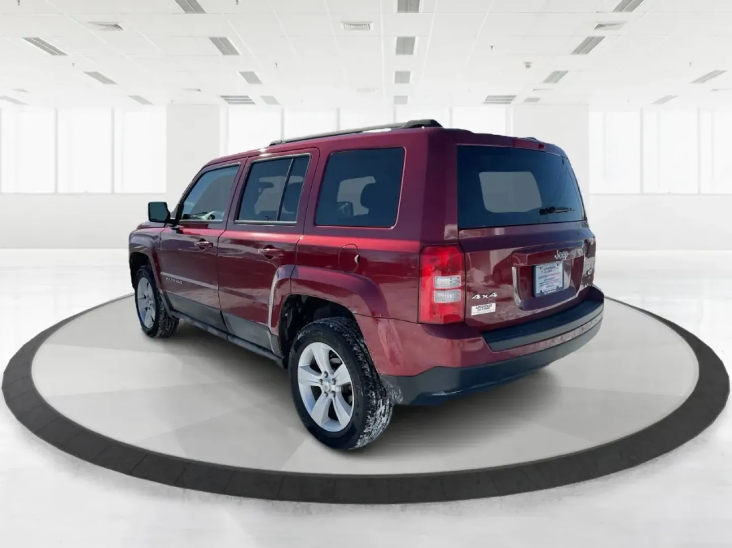 2014 Jeep Patriot (1C4NJRFB3ED) with an 2.4L I-4 DOHC engine, located at 4508 South Dixie Dr, Moraine, OH, 45439, (937) 908-9800, 39.689976, -84.218452 - **Adventure Awaits with This 2014 Jeep Patriot Latitude Perfect for Your Next Journey!**<br /> <br /> Are you ready to embrace the thrill of the open road? Whether you're planning a weekend getaway or just need a reliable companion for your daily commute, this 2014 Jeep Patriot Latitude is designed - Photo#4