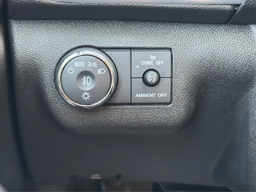 2015 GMC Acadia SLT-1 (1GKKVRKD6FJ) with an 3.6L V-6 gasoline direct injection engine, located at 1230 East Main St, Xenia, OH, 45385, (937) 908-9800, 39.688026, -83.910172 - Third Row - Photo#17