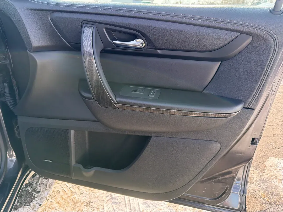 2015 GMC Acadia SLT-1 (1GKKVRKD6FJ) with an 3.6L V-6 gasoline direct injection engine, located at 1230 East Main St, Xenia, OH, 45385, (937) 908-9800, 39.688026, -83.910172 - Third Row - Photo#20