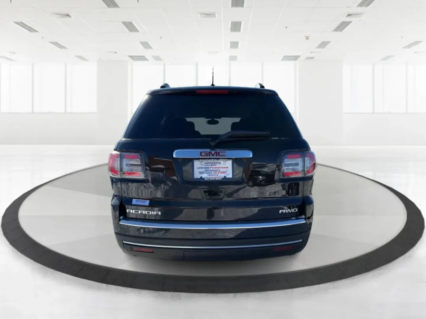 2016 GMC Acadia SLE-1 (1GKKVNED4GJ) with an 3.6L V-6 gasoline direct injection engine, 6A transmission, located at 1099 N County Rd 25A , Troy, OH, 45373, (937) 908-9800, 40.057079, -84.212883 - **Adventure Awaits with the 2016 GMC Acadia at Advantage Car and Credit - Troy!**<br /> <br /> When it comes to family outings or weekend getaways, the 2016 GMC Acadia is your perfect travel companion. Designed for those who crave the ideal blend of comfort, space, and versatility, this SUV is just - Photo#3