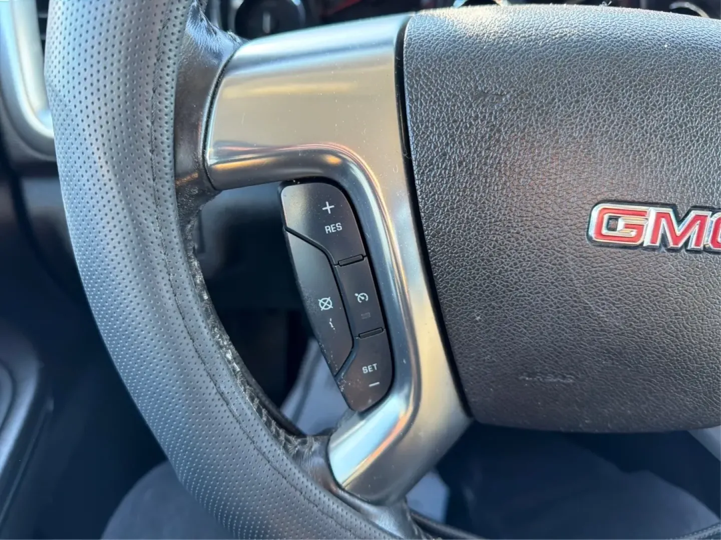 2016 GMC Acadia SLE-1 (1GKKVNED4GJ) with an 3.6L V-6 gasoline direct injection engine, 6A transmission, located at 1099 N County Rd 25A , Troy, OH, 45373, (937) 908-9800, 40.057079, -84.212883 - **Adventure Awaits with the 2016 GMC Acadia at Advantage Car and Credit - Troy!**<br /> <br /> When it comes to family outings or weekend getaways, the 2016 GMC Acadia is your perfect travel companion. Designed for those who crave the ideal blend of comfort, space, and versatility, this SUV is just - Photo#16