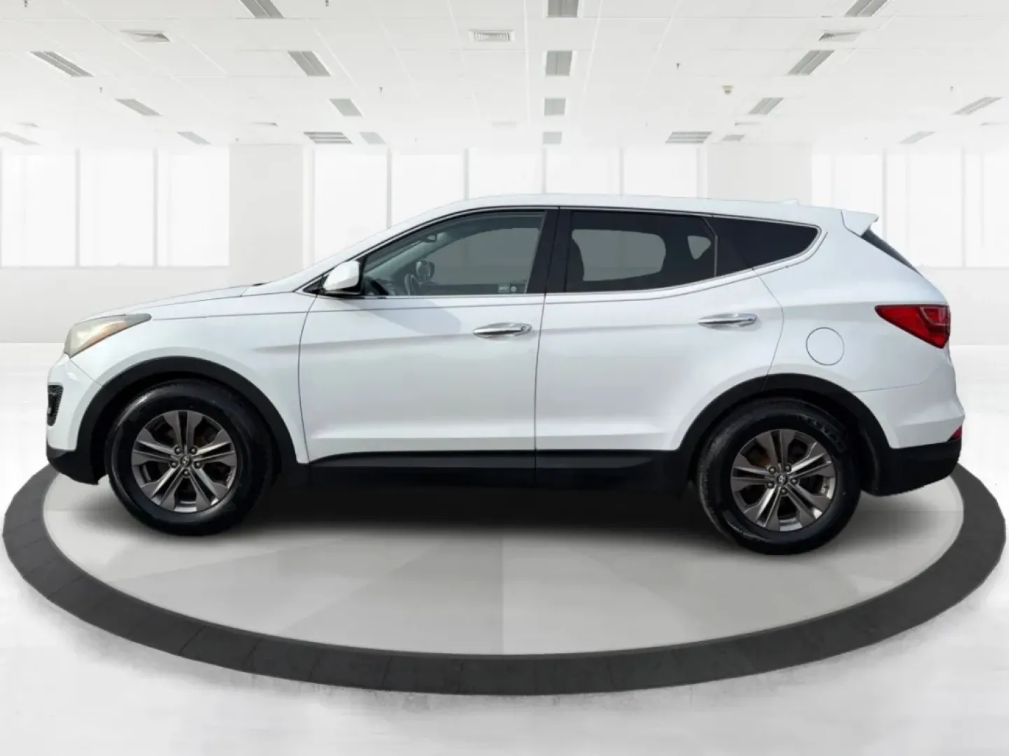 2013 Hyundai Santa Fe Sport (5XYZT3LB2DG) with an Theta II 2.4L I-4 gasoline direct injection engine, 6-Speed Automatic transmission, located at 1184 Kauffman Ave, Fairborn, OH, 45324, (937) 908-9800, 39.807072, -84.030914 - **Adventure Awaits: Drive the 2013 Hyundai Santa Fe Sport in Fairborn, OH!**<br /> <br /> Are you ready to elevate your lifestyle while enjoying the freedom of the open road? Look no further than the stunning 2013 Hyundai Santa Fe Sport, available now at Advantage Car and Credit in Fairborn, OH! Thi - Photo#5