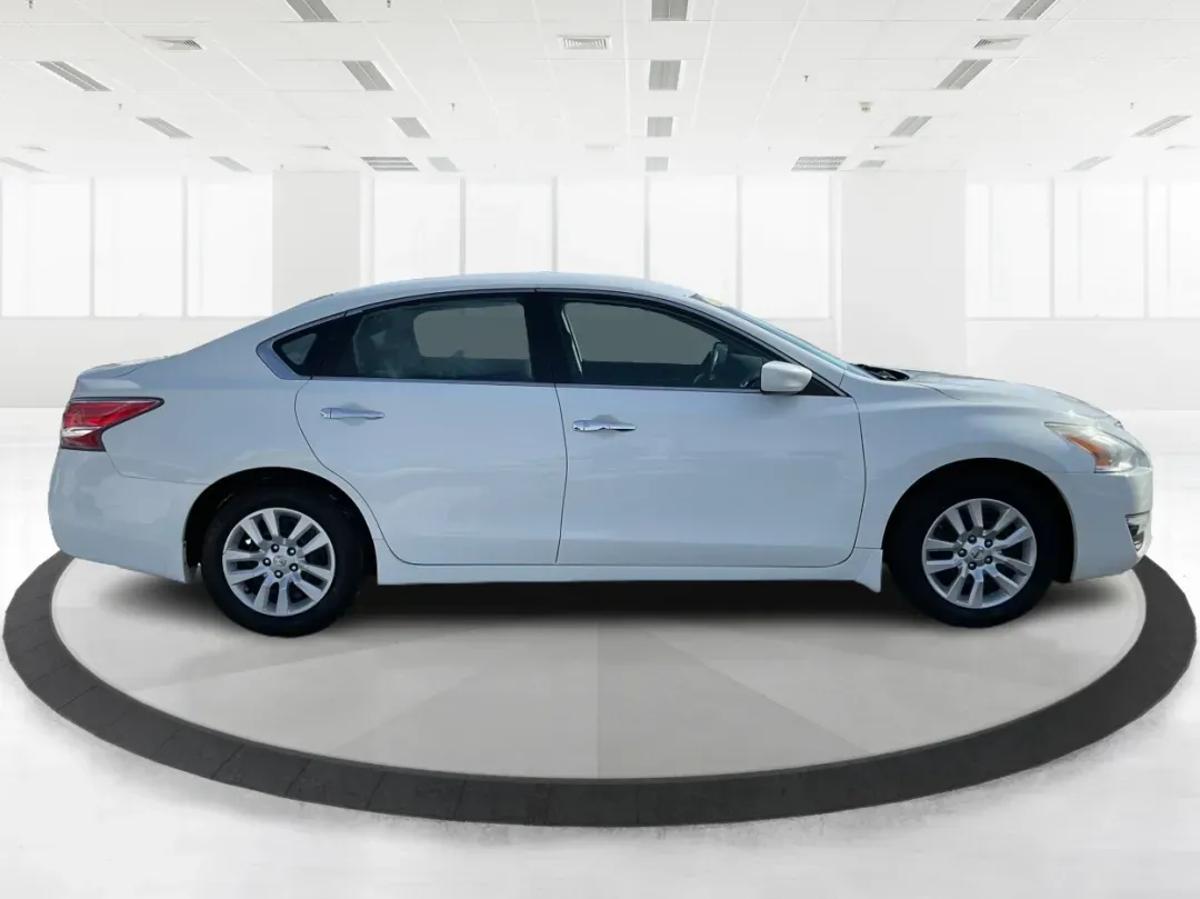2015 Nissan Altima 2.5 S (1N4AL3AP4FC) with an 2.5L I-4 DOHC engine, located at 401 Woodman Dr, Riverside, OH, 45431, (937) 908-9800, 39.760899, -84.123421 - 2015 Nissan Altima 2.5 S - Photo#1