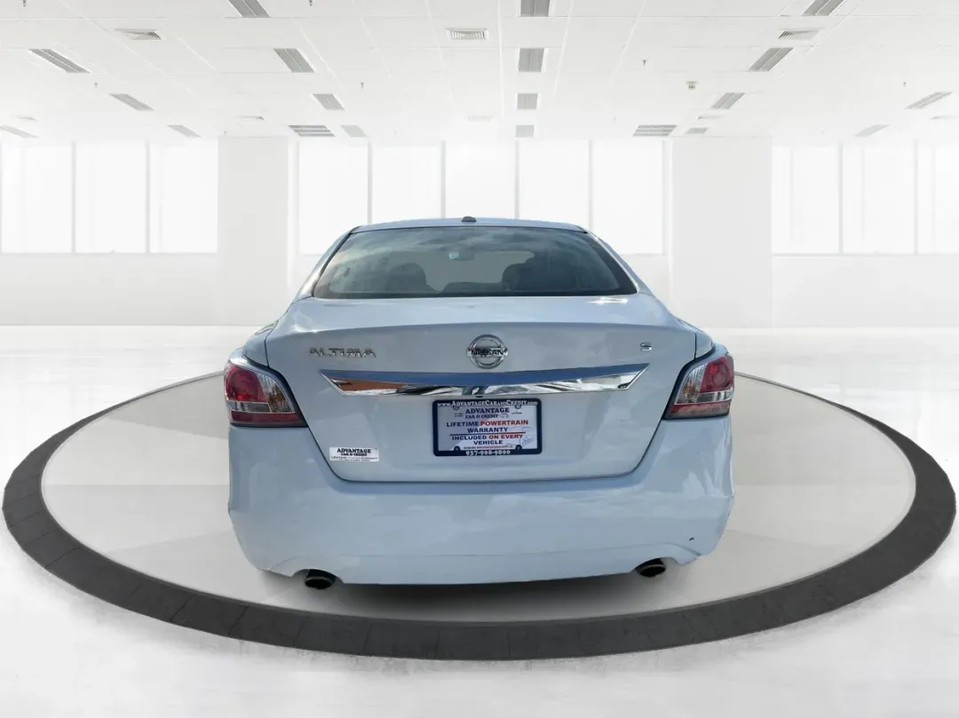 2015 Nissan Altima 2.5 S (1N4AL3AP4FC) with an 2.5L I-4 DOHC engine, located at 401 Woodman Dr, Riverside, OH, 45431, (937) 908-9800, 39.760899, -84.123421 - 2015 Nissan Altima 2.5 S - Photo#3