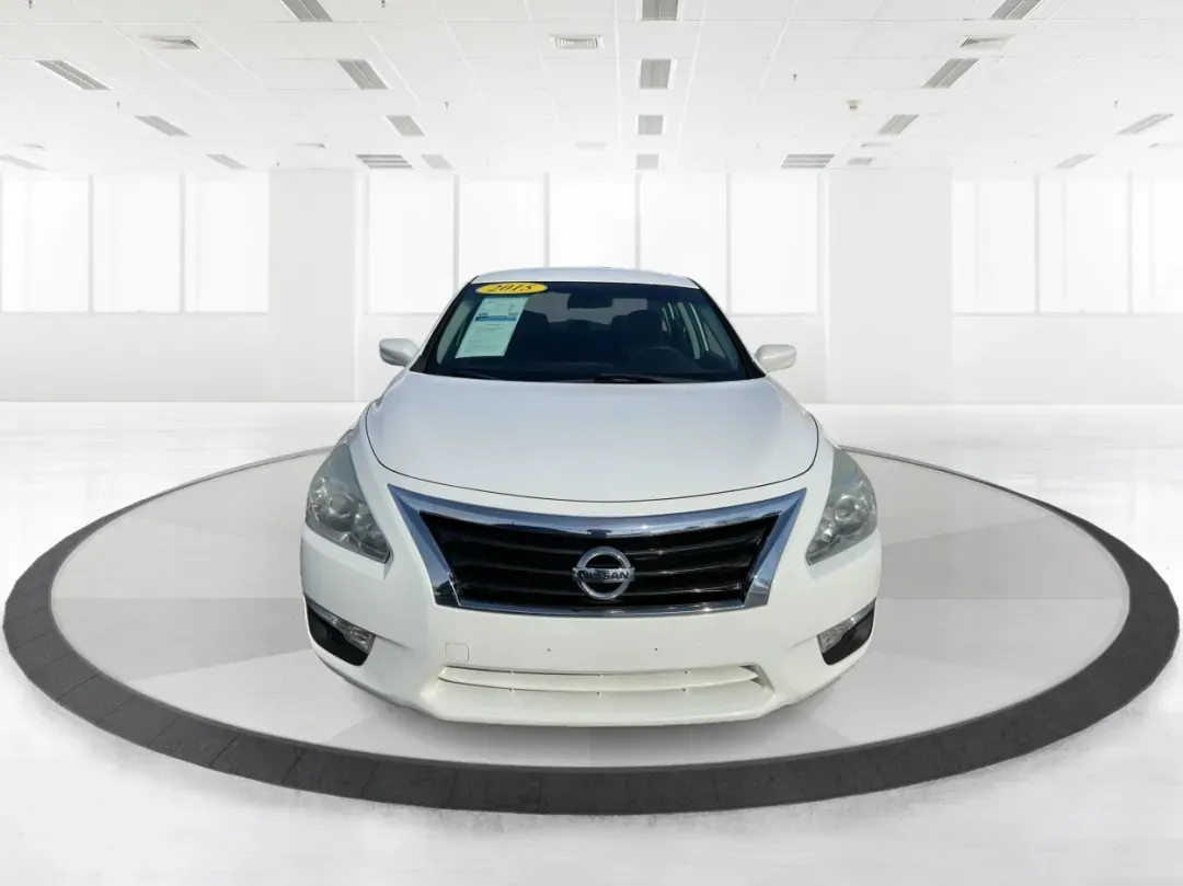 2015 Nissan Altima 2.5 S (1N4AL3AP4FC) with an 2.5L I-4 DOHC engine, located at 401 Woodman Dr, Riverside, OH, 45431, (937) 908-9800, 39.760899, -84.123421 - 2015 Nissan Altima 2.5 S - Photo#7