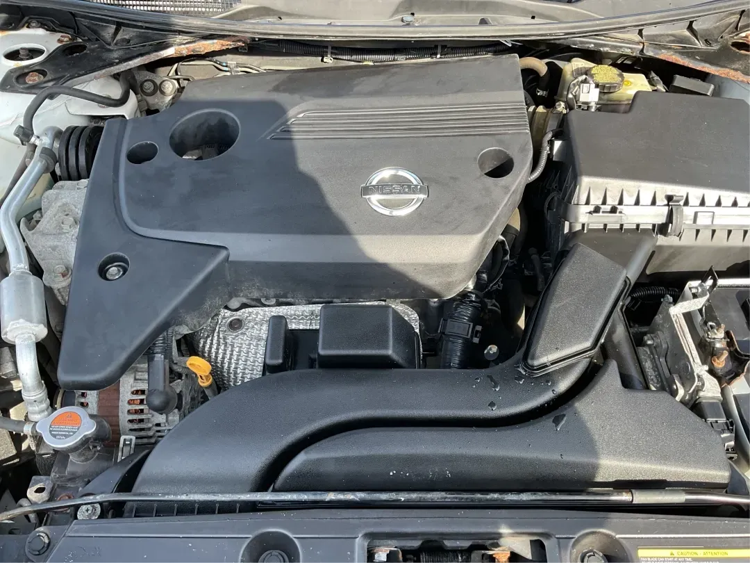 2015 Nissan Altima 2.5 S (1N4AL3AP4FC) with an 2.5L I-4 DOHC engine, located at 401 Woodman Dr, Riverside, OH, 45431, (937) 908-9800, 39.760899, -84.123421 - 2015 Nissan Altima 2.5 S - Photo#11