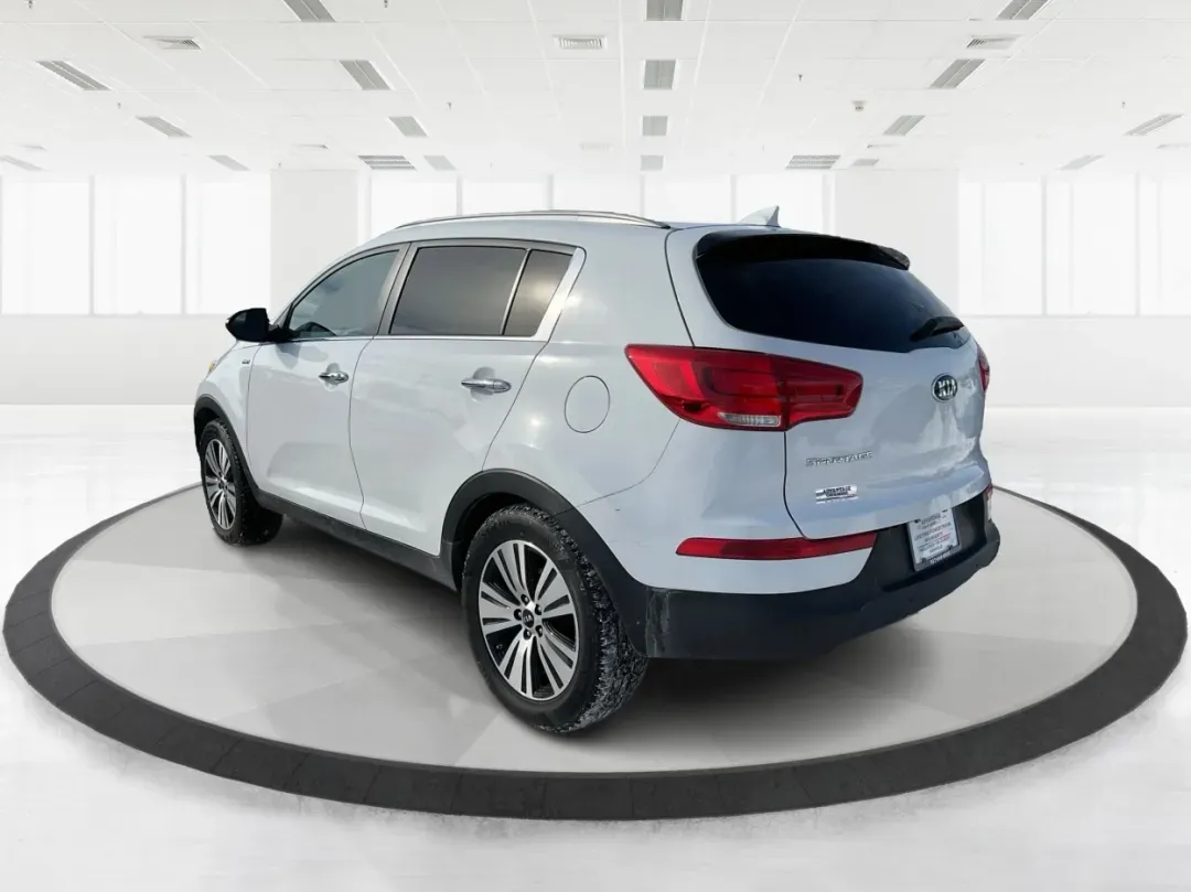 2016 Kia Sportage EX (KNDPCCAC2G7) with an Theta II 2.4L I-4 gasoline direct injection engine, located at 8750 N County Rd 25A, Piqua, OH, 45356, (937) 908-9800, 40.164391, -84.232513 - 2016 Kia Sportage EX - Photo#4