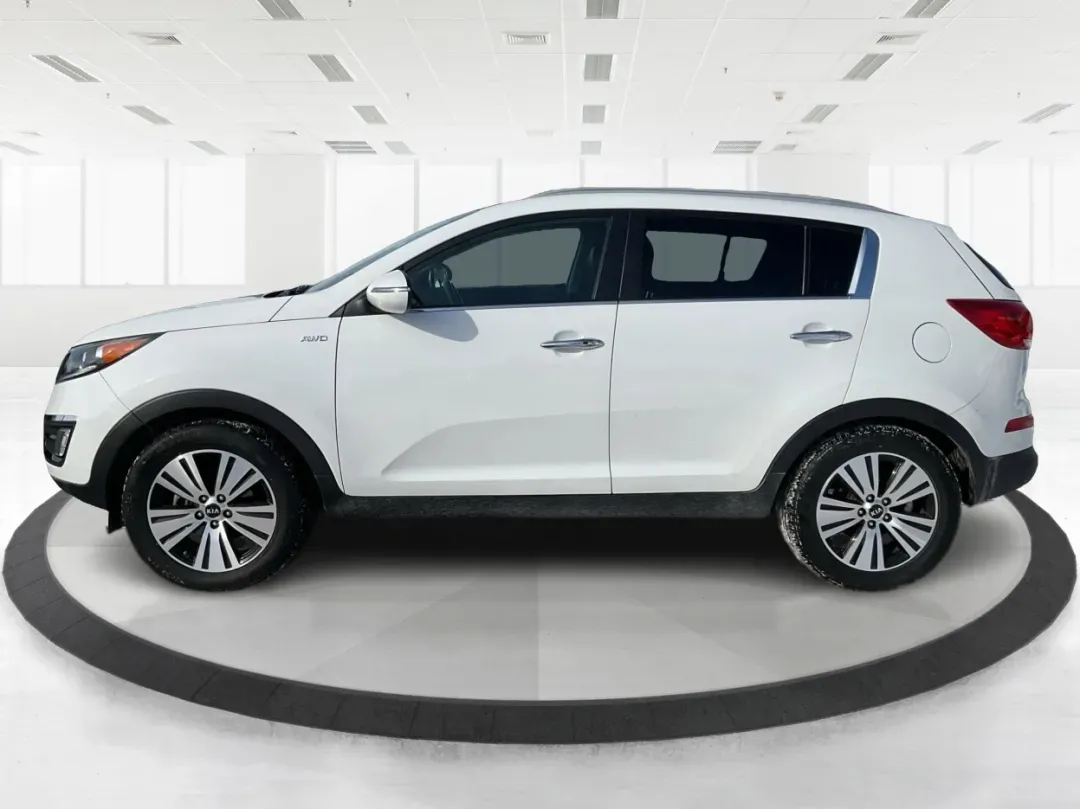 2016 Kia Sportage EX (KNDPCCAC2G7) with an Theta II 2.4L I-4 gasoline direct injection engine, located at 8750 N County Rd 25A, Piqua, OH, 45356, (937) 908-9800, 40.164391, -84.232513 - 2016 Kia Sportage EX - Photo#5