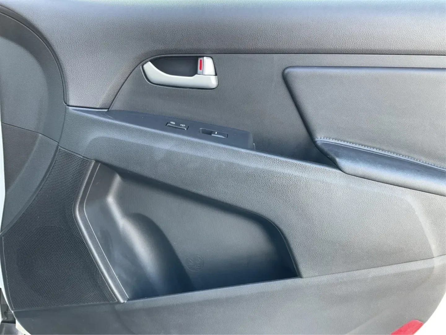 2016 Kia Sportage EX (KNDPCCAC2G7) with an Theta II 2.4L I-4 gasoline direct injection engine, 6-Speed Automatic transmission, located at 8750 N County Rd 25A, Piqua, OH, 45356, (937) 908-9800, 40.164391, -84.232513 - ### Elevate Your Adventures with the 2016 Kia Sportage EX from Advantage Car and Credit - Piqua!<br /> <br /> Are you ready to embrace a lifestyle filled with adventure and comfort? Whether you're a growing family, a daily commuter, or someone who loves weekend getaways, the 2016 Kia Sportage EX is - Photo#19