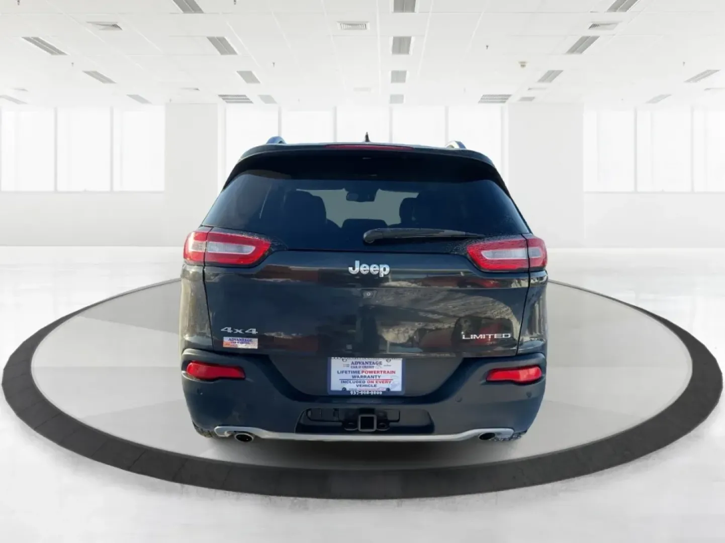 2014 Jeep Cherokee (1C4PJMDS5EW) with an Other engine, located at 1230 East Main St, Xenia, OH, 45385, (937) 908-9800, 39.688026, -83.910172 - Discover the perfect blend of versatility and style with the 2014 Jeep Cherokee Limited, now available at Advantage Car and Credit in Troy, OH! Whether you're navigating the daily grind or embarking on weekend adventures, this crossover SUV is designed to enhance your lifestyle, making it an ideal c - Photo#3